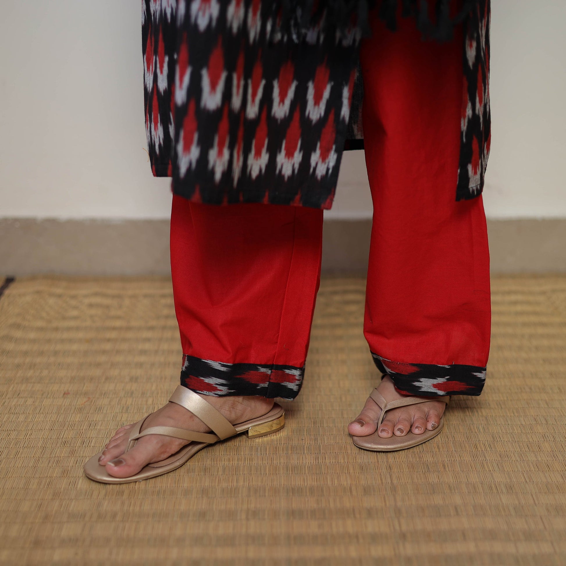 Black - Handloom Cotton Pochampally Ikat Kurta Set 21