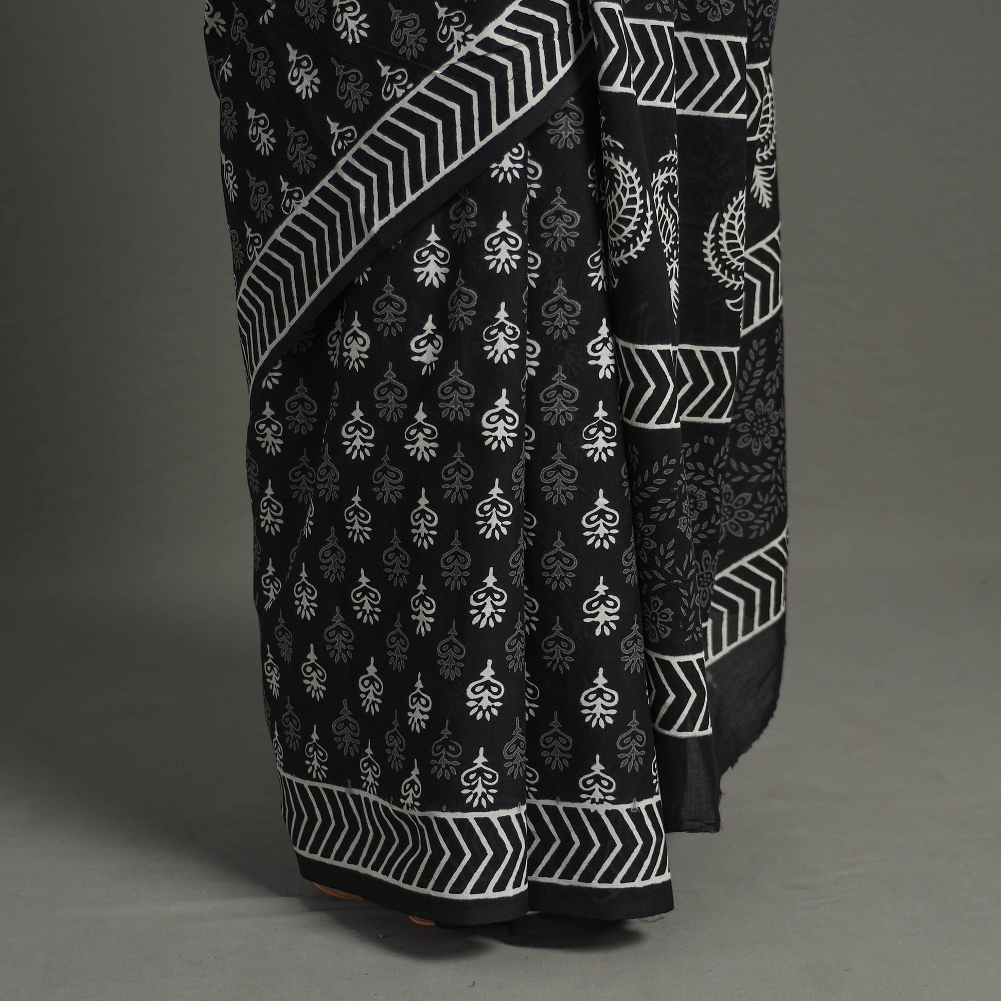 Black - Natural Dyed Cotton Bagru Print Saree 16