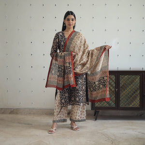 Black - Hand Block Bagru Print Chanderi Silk Kurta Set 09