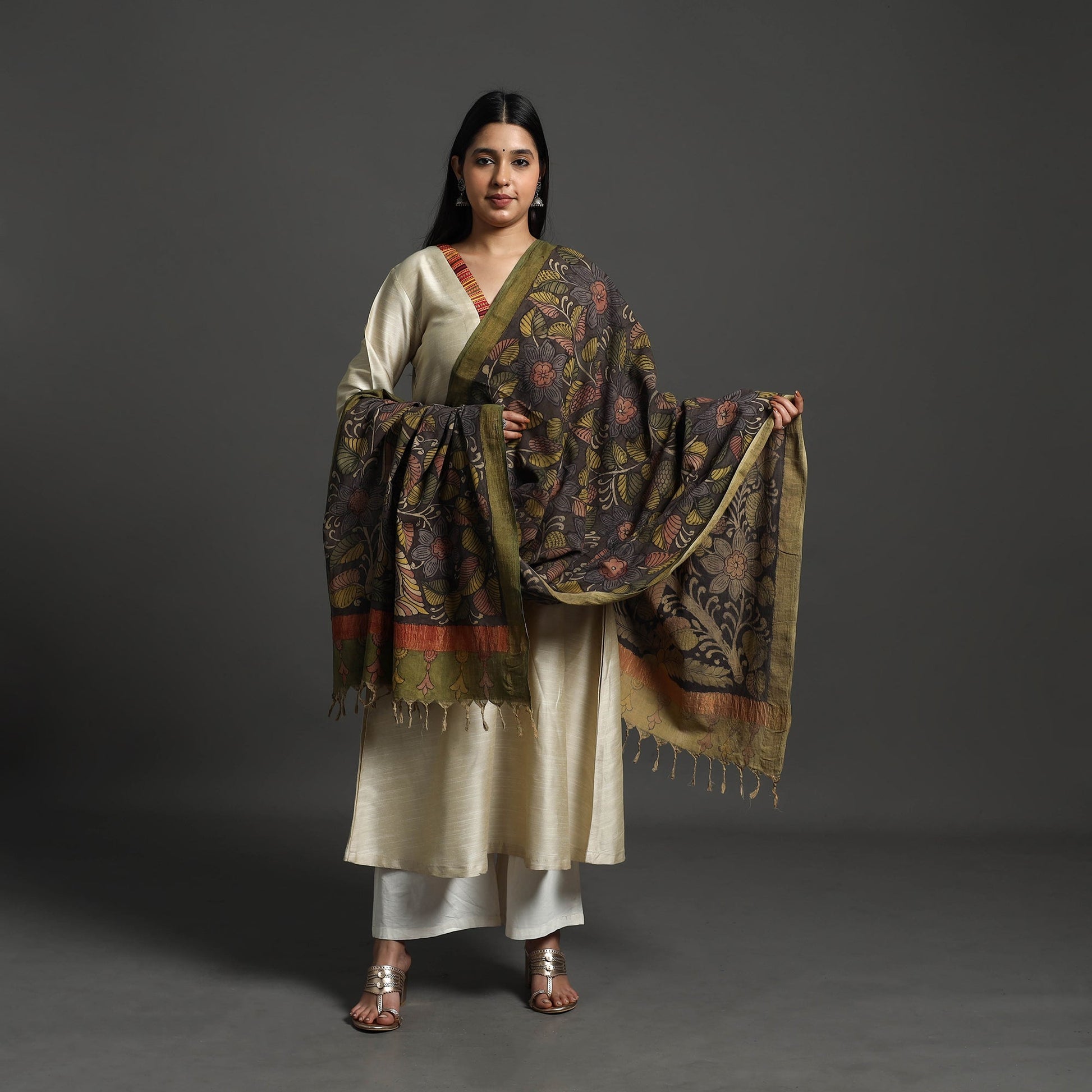 Black - Mangalagiri Cotton Handpainted Pen Work Kalamkari Dupatta 32