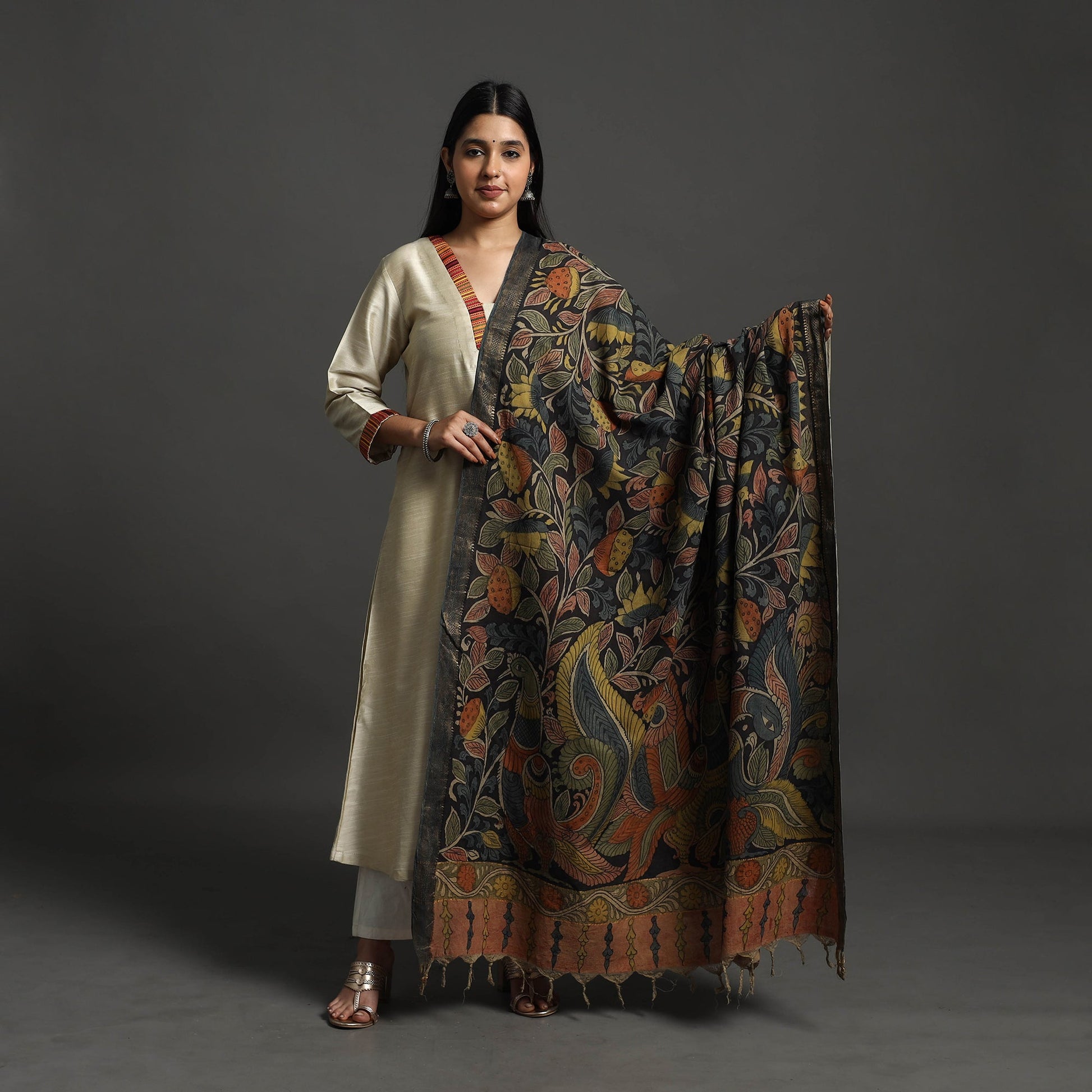 Black - Mangalagiri Cotton Handpainted Pen Work Kalamkari Dupatta 04