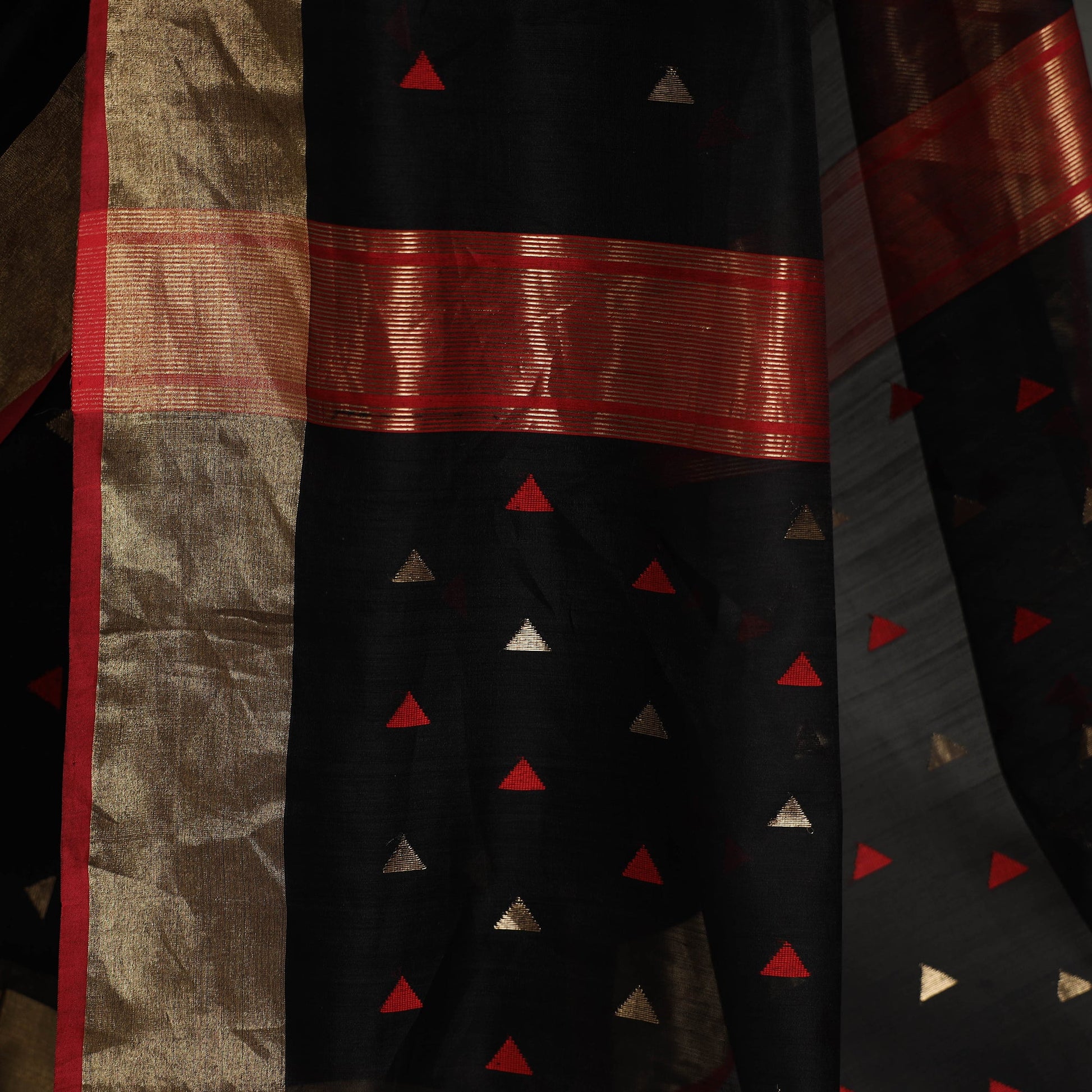 Black - Traditional Handloom Triangle Buti Maheshwari Silk Saree
