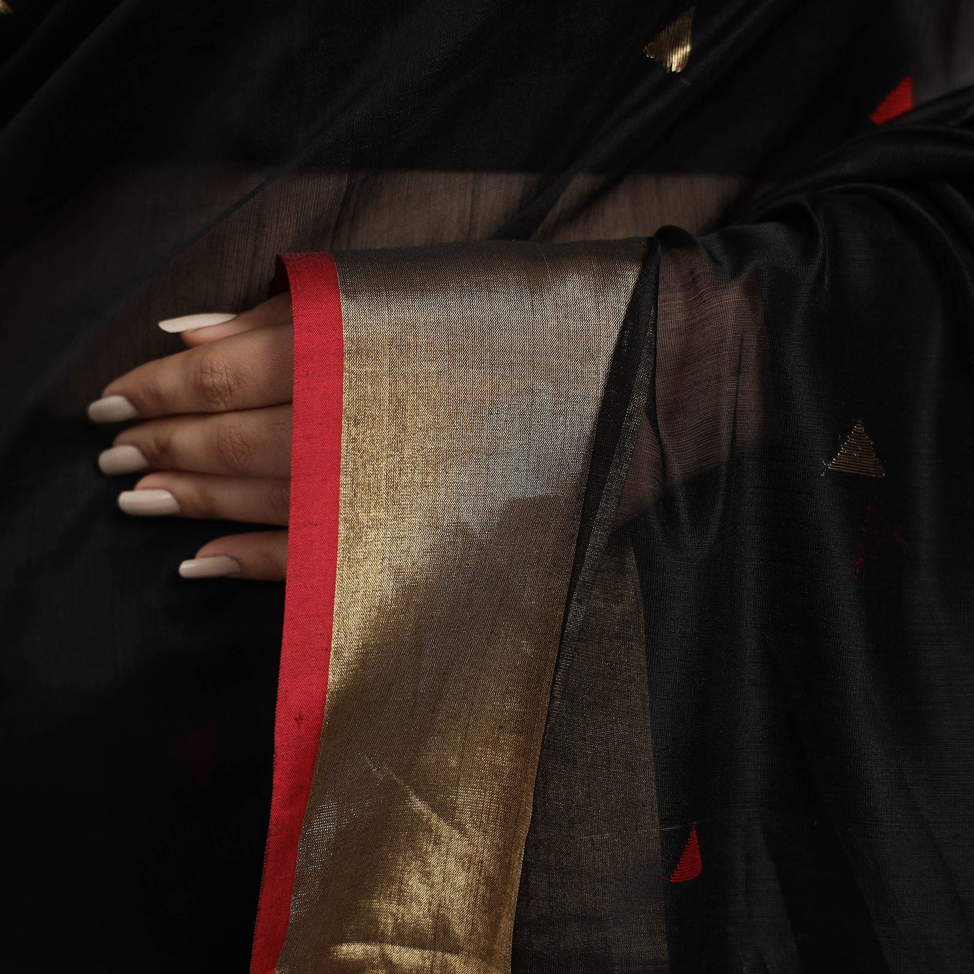 Black - Traditional Handloom Triangle Buti Maheshwari Silk Saree