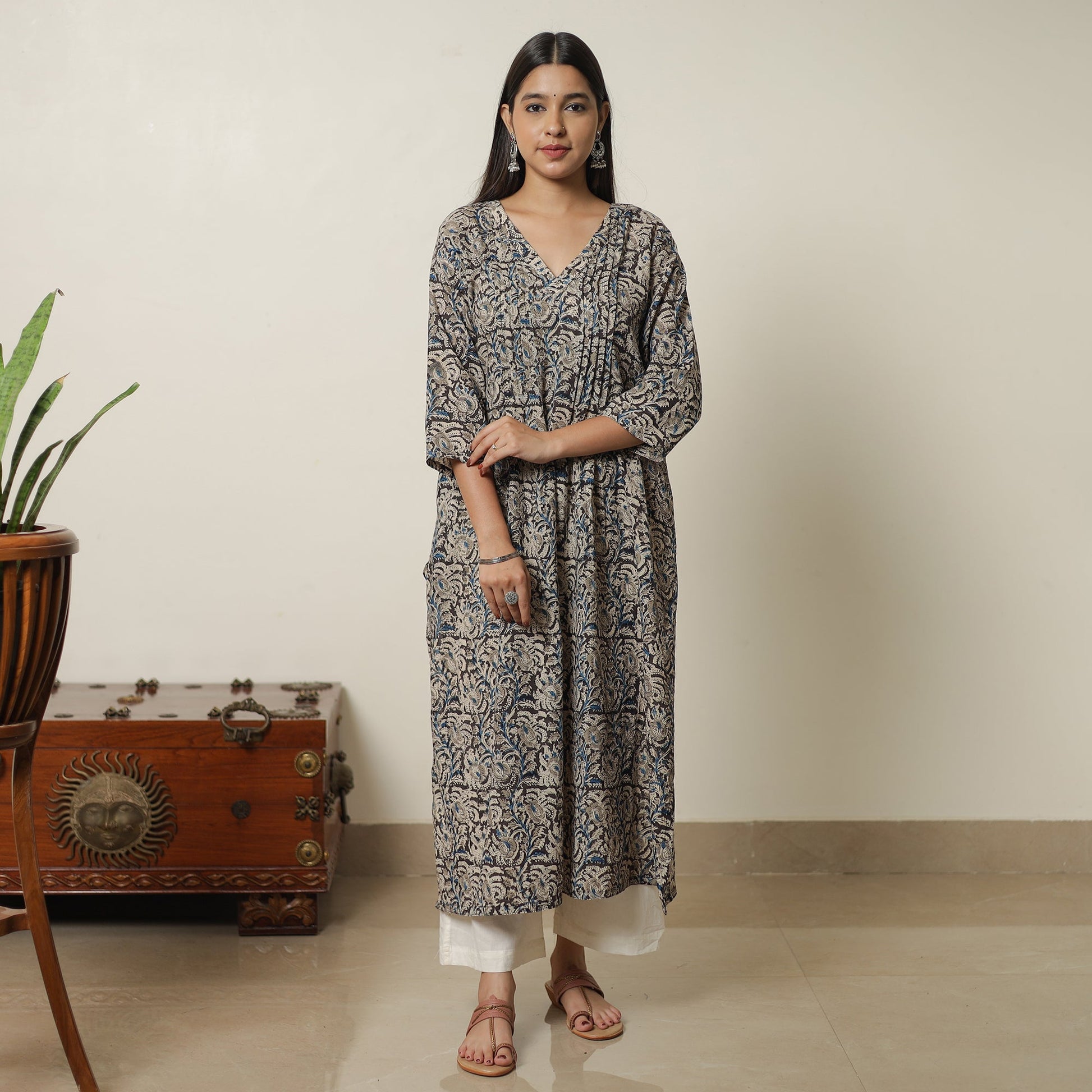 Black - Pedana Kalamkari Block Printed Cotton Pintuck Straight Kurta 20