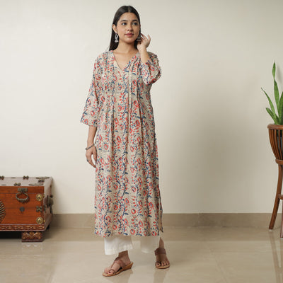 Beige - Pedana Kalamkari Block Printed Cotton Pintuck Straight Kurta 17