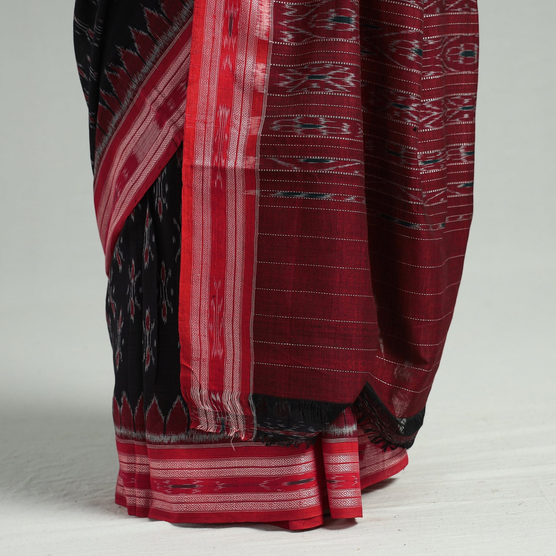 Black - Sambalpuri Ikat Weave Handloom Cotton Saree 20
