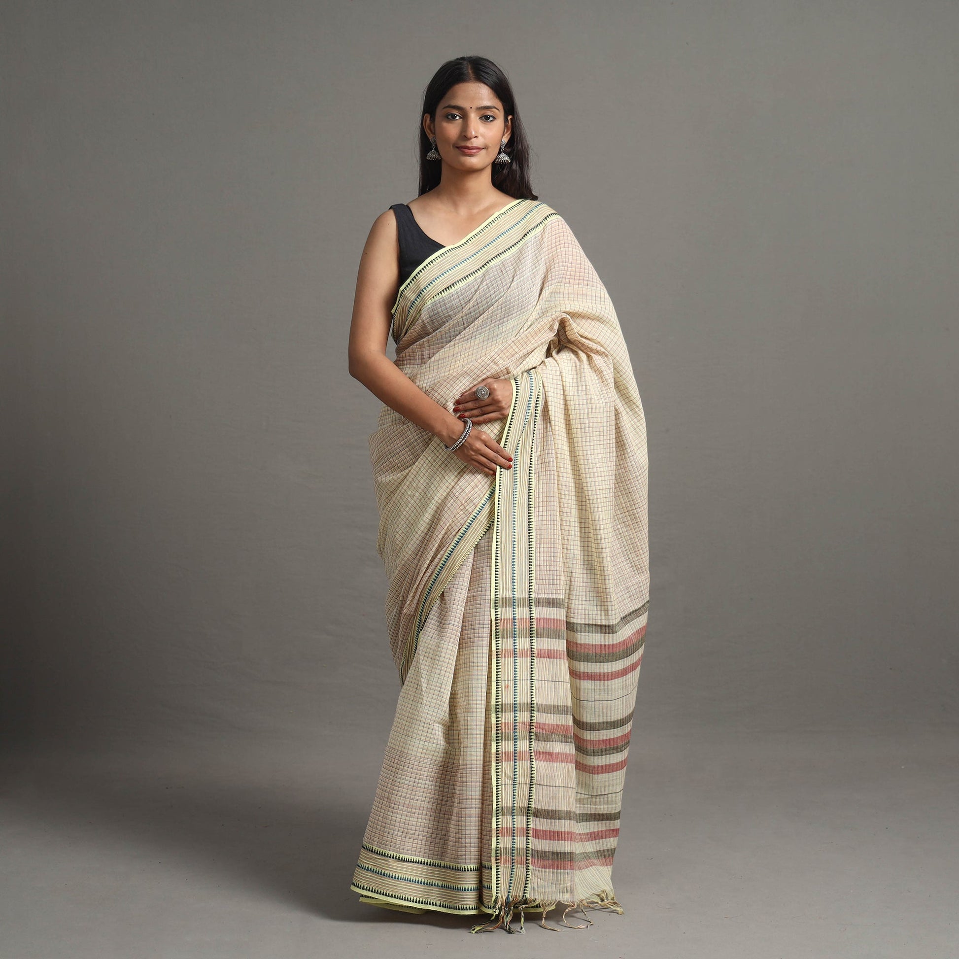 Beige - Narayanpet Checks Chakkar Dobby Cotton Handloom Saree 110