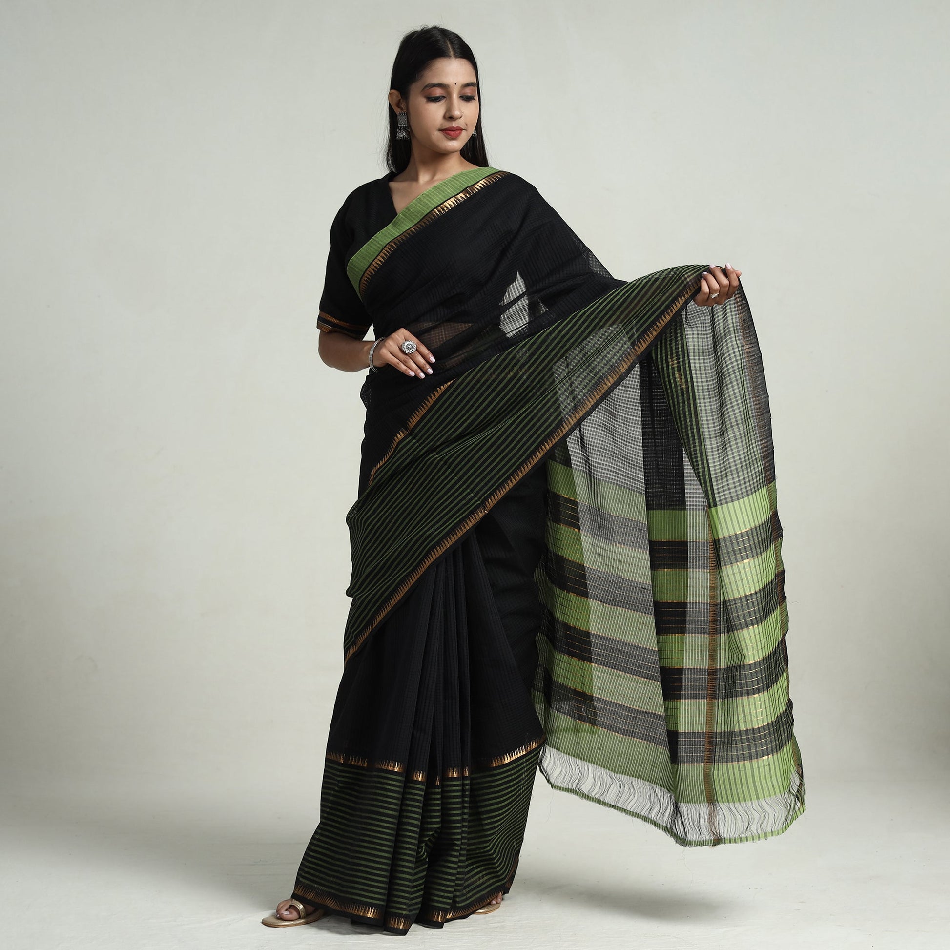 Black - Mangalagiri Missing Checks Cotton Handloom Saree with Pochampally Ikat Blouse Piece