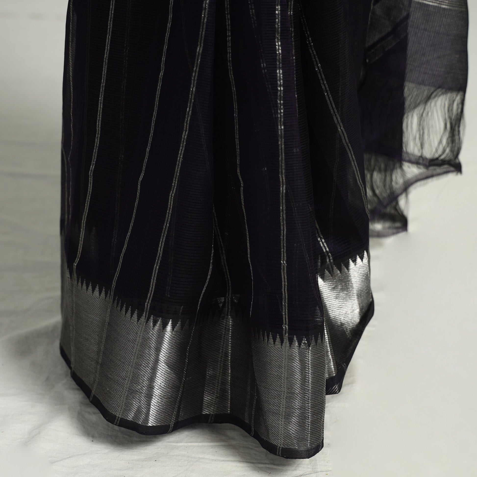 Black - Mangalagiri Handloom Silk Cotton Saree with Zari Border