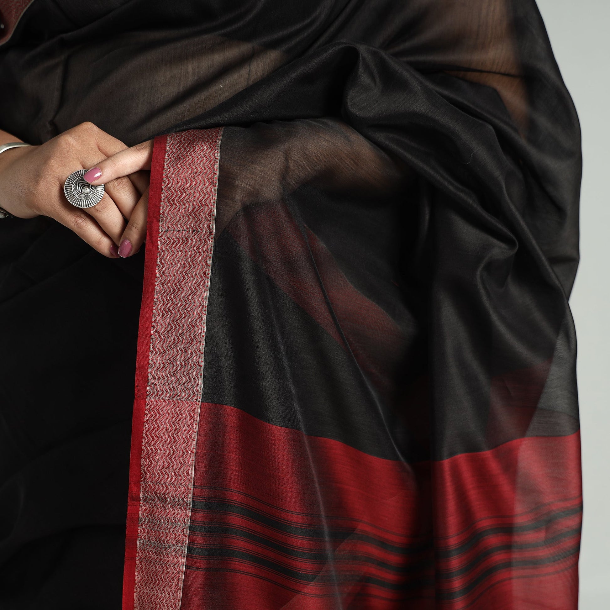 Black - Traditional Handloom Maheshwari Silk Cotton Saree  59
