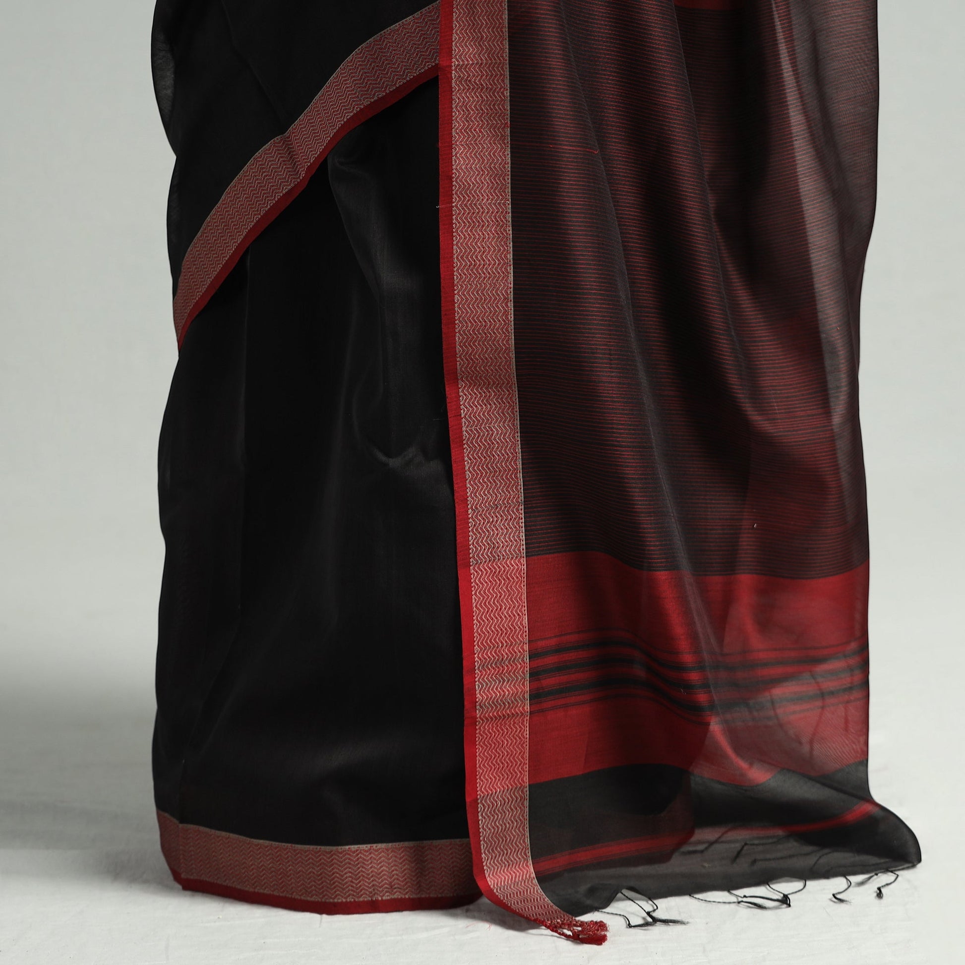 Black - Traditional Handloom Maheshwari Silk Cotton Saree  59