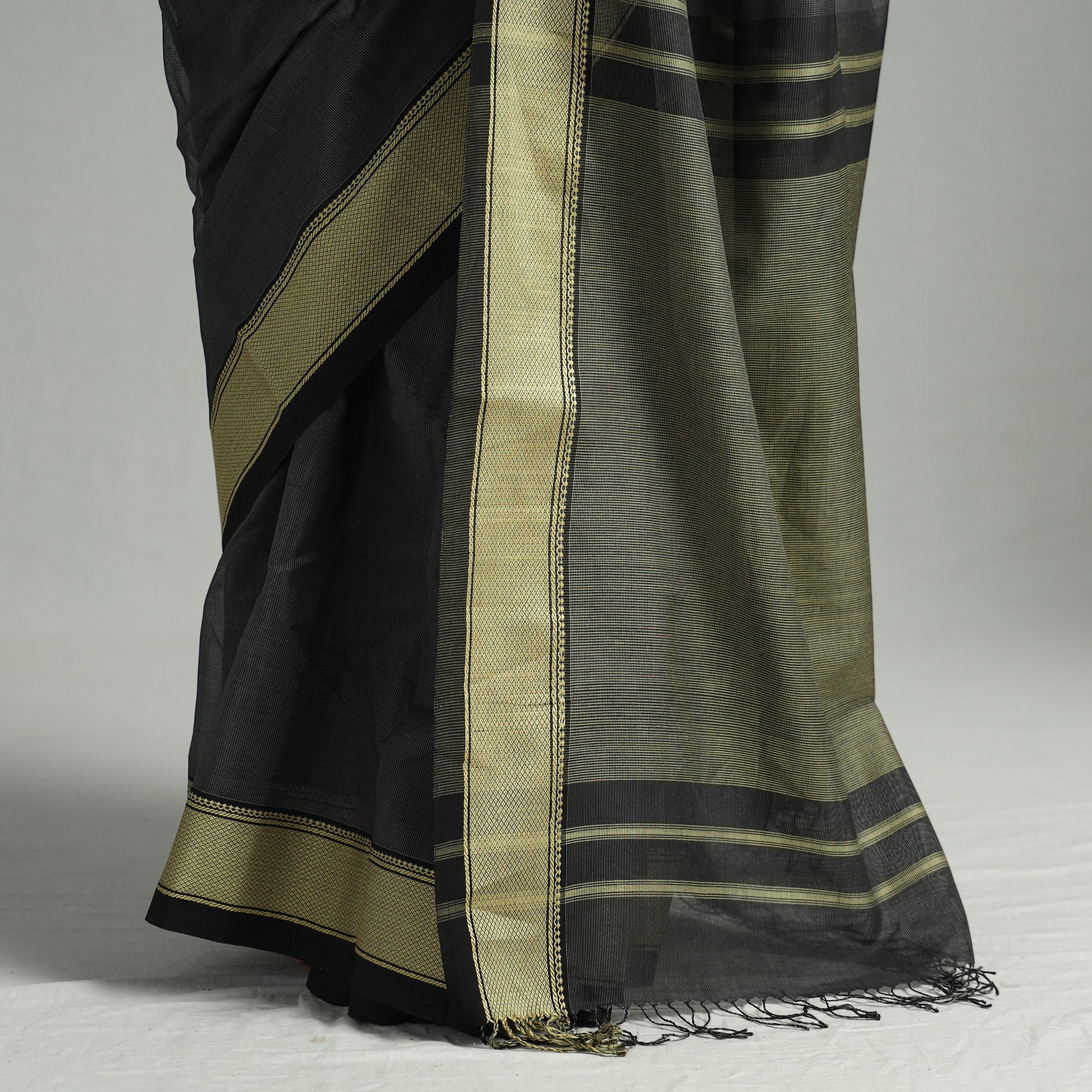 Black - Traditional Handloom Zari Work Maheshwari Silk Saree 63