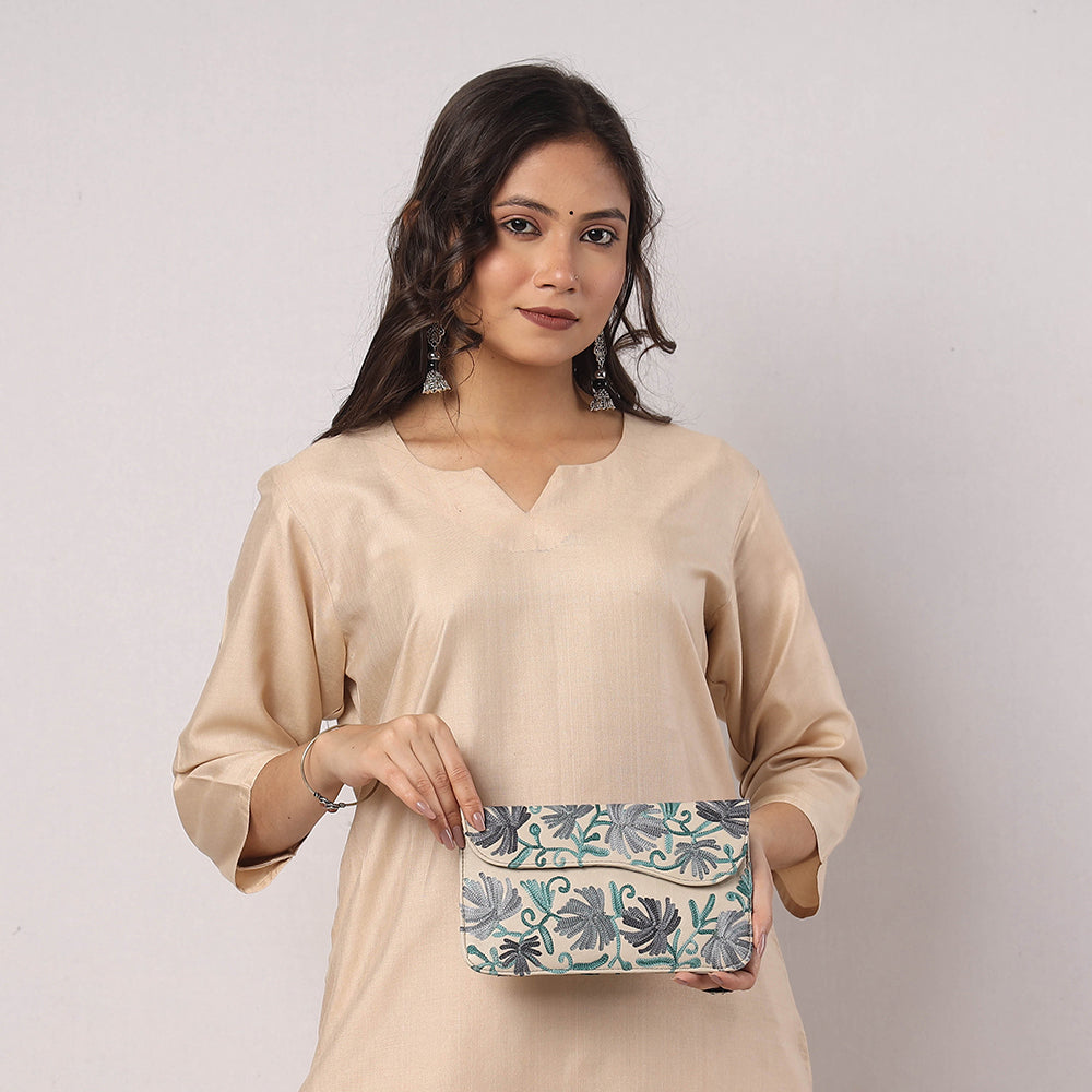 Beige - Chain Stitch Crewel Hand Embroidery Leather Wallet