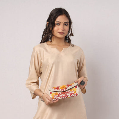 Beige - Chain Stitch Crewel Hand Embroidery Velvet Wallet