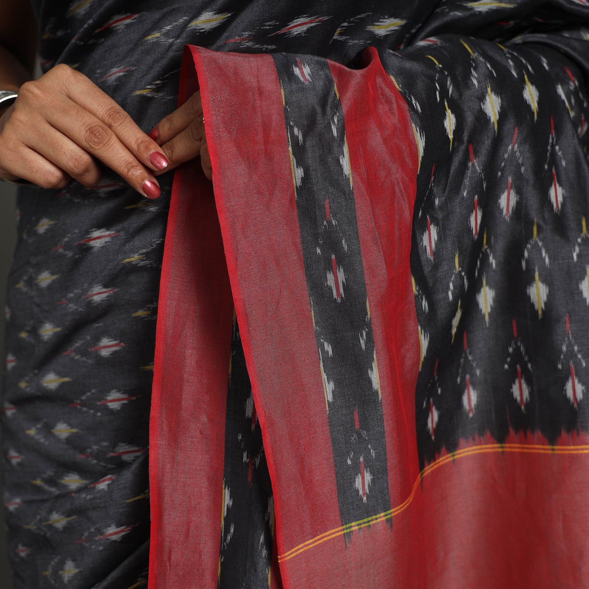 Black - Mercerised Cotton Pochampally Ikat Saree 22