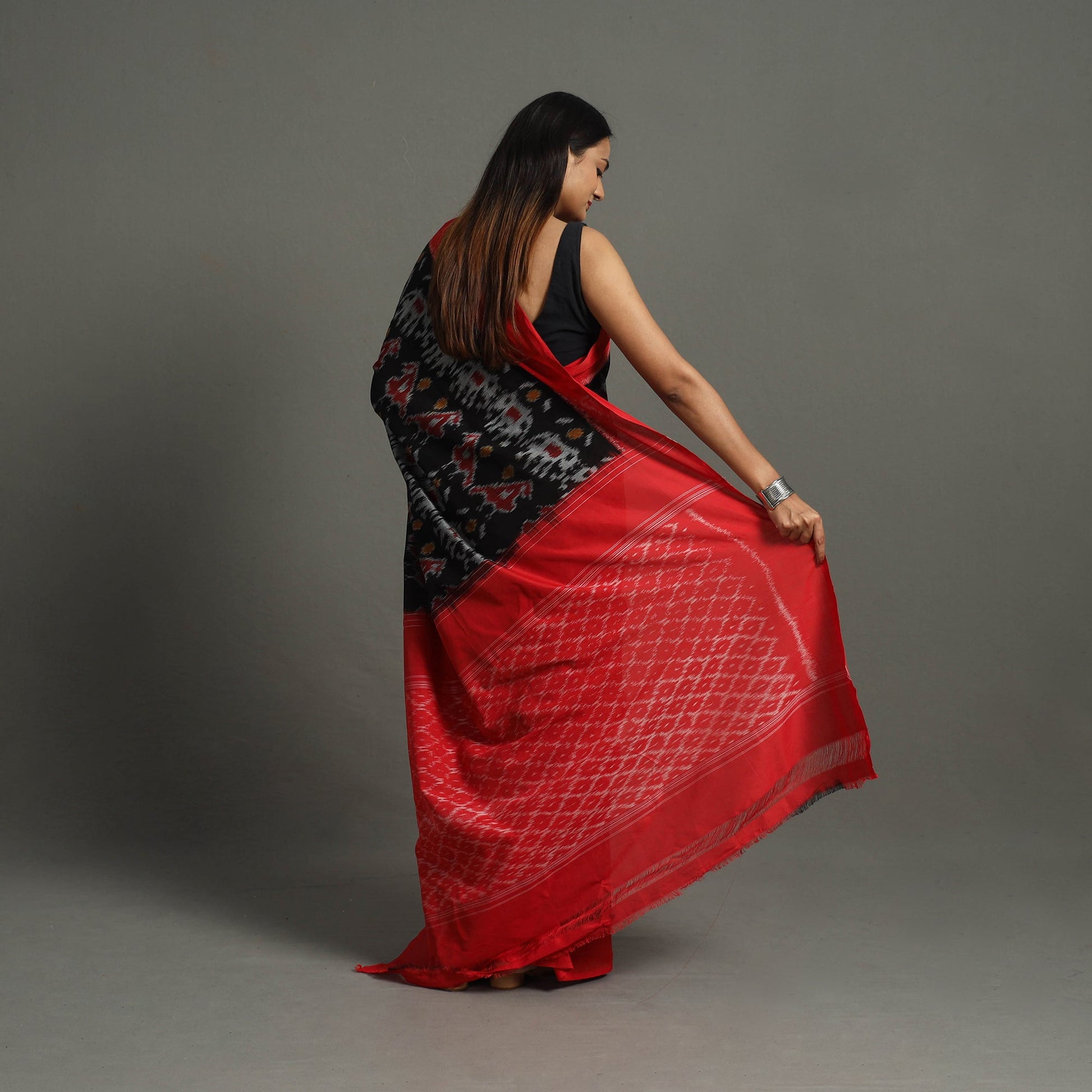 Black - Mercerised Cotton Handloom Pochampally Ikat Saree 27