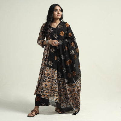 Beige - Cotton Hand Batik Print Kurta Set 12