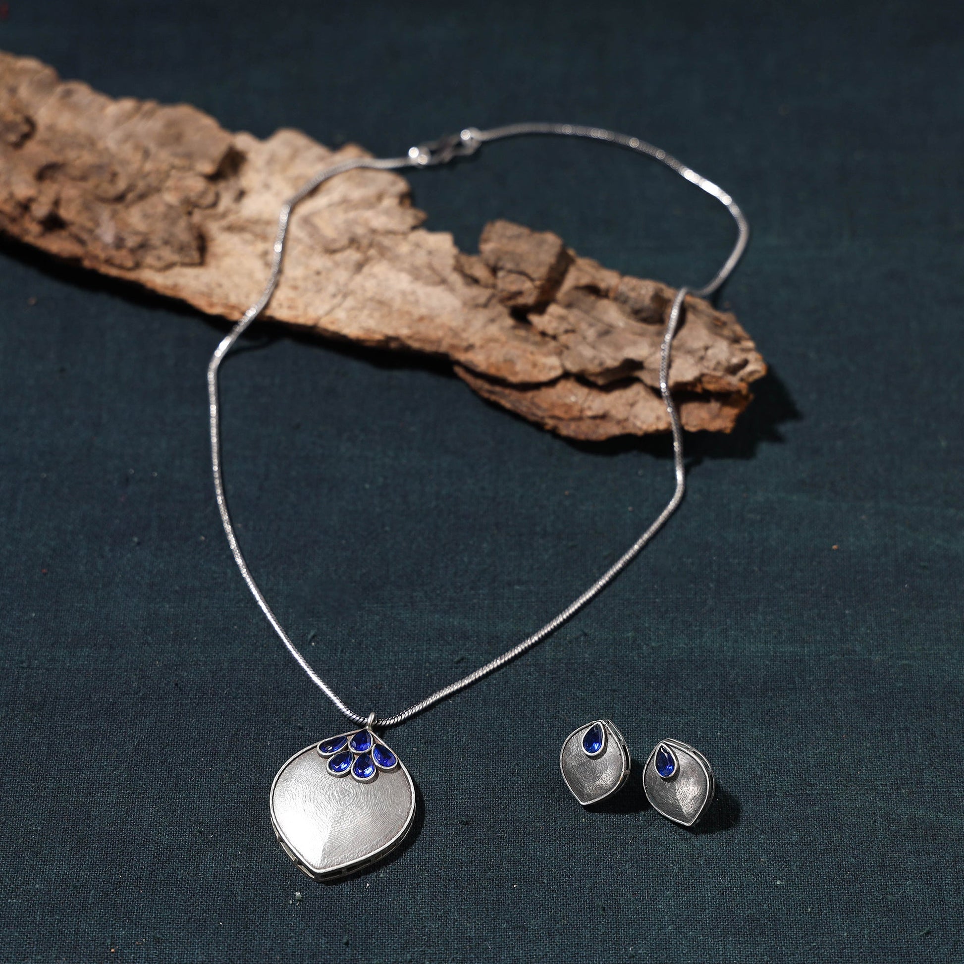 Antique Silver Finish Oxidised Brass Base Stone Work Necklace Set
