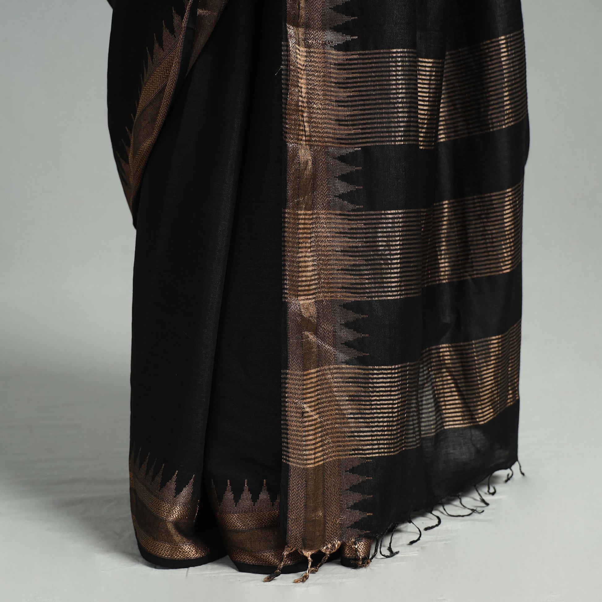 Black - Vidarbha Tussar Bamboo Cotton Handloom Zari Border Saree 20