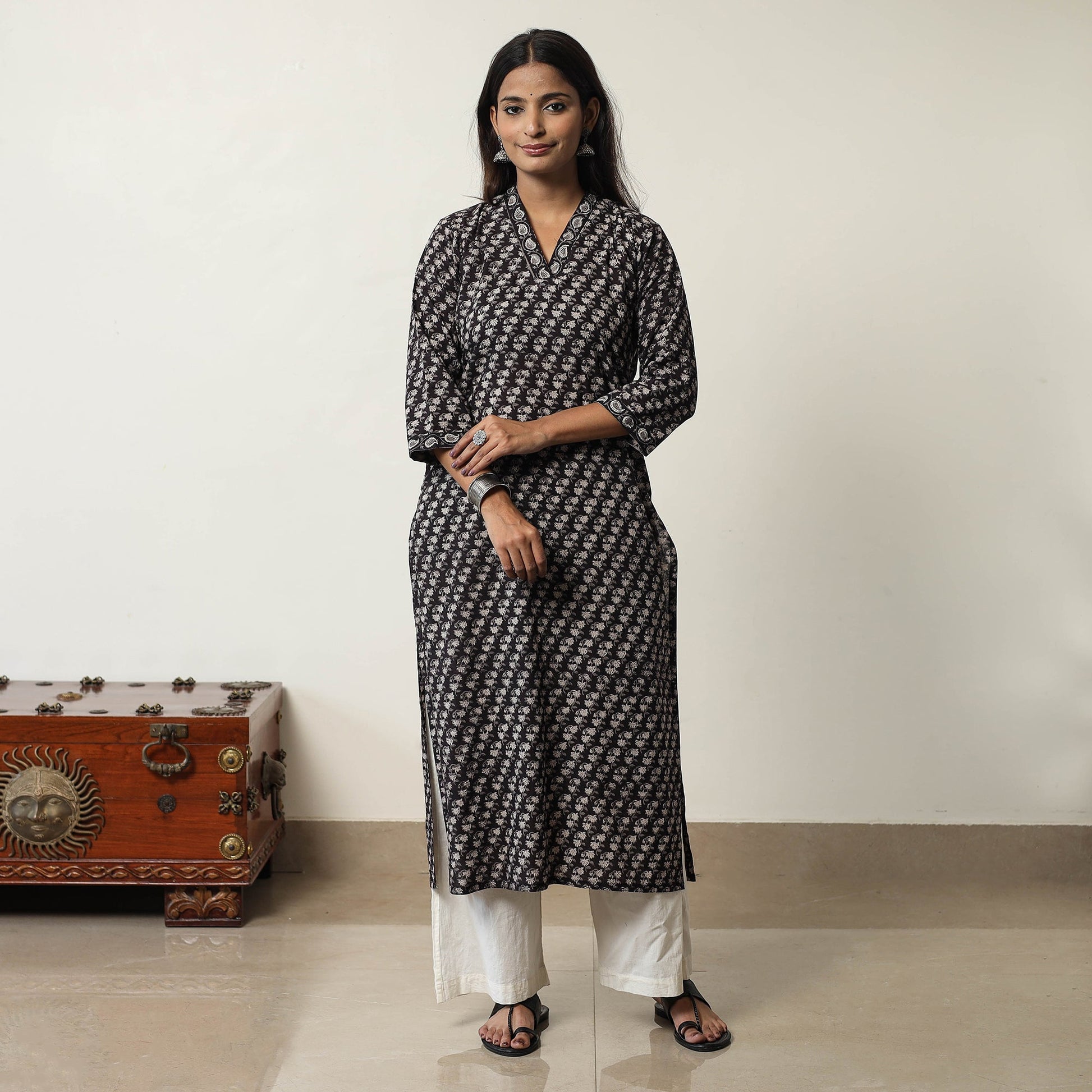 Black - Jahota Block Printed Cotton Straight Kurta 01