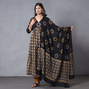 Black - Flared Cotton Hand Batik Print Kurta Set 02
