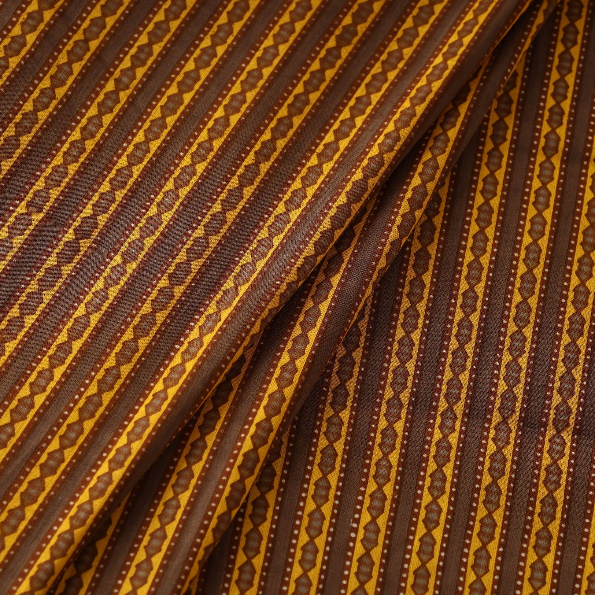 Brown - Chain-Patterned Cotton Jaipur Print Fabric