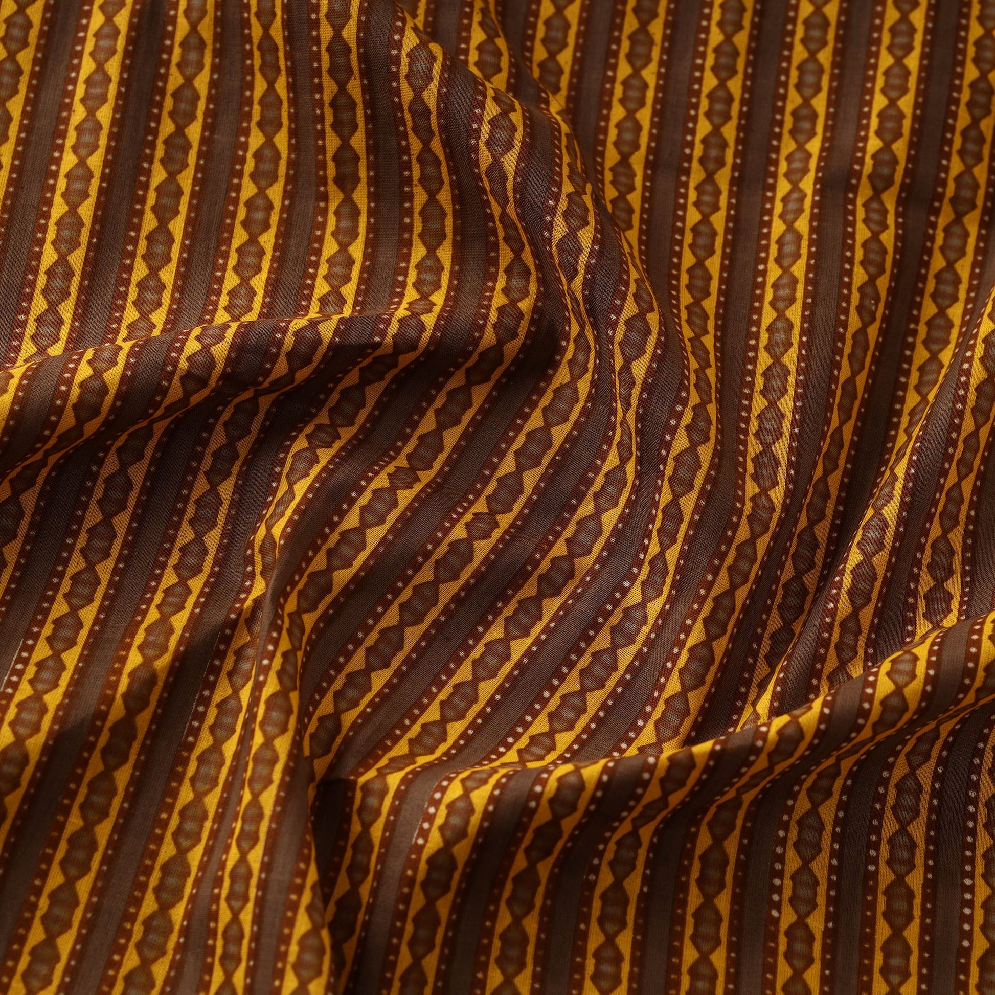 Brown - Chain-Patterned Cotton Jaipur Print Fabric