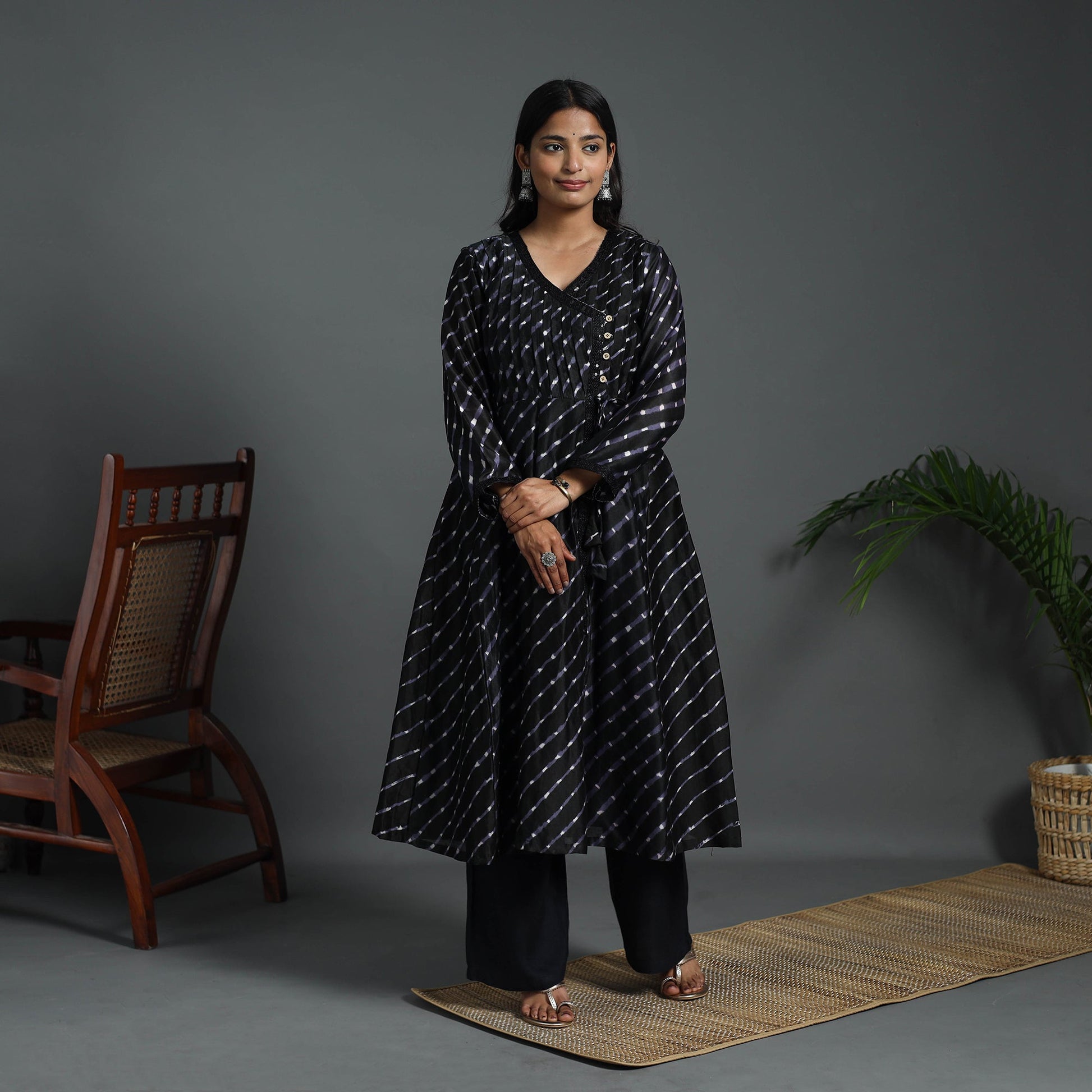 Black - Angrakha Handloom Chanderi Silk Tie-Dye Leheriya Kurta 02