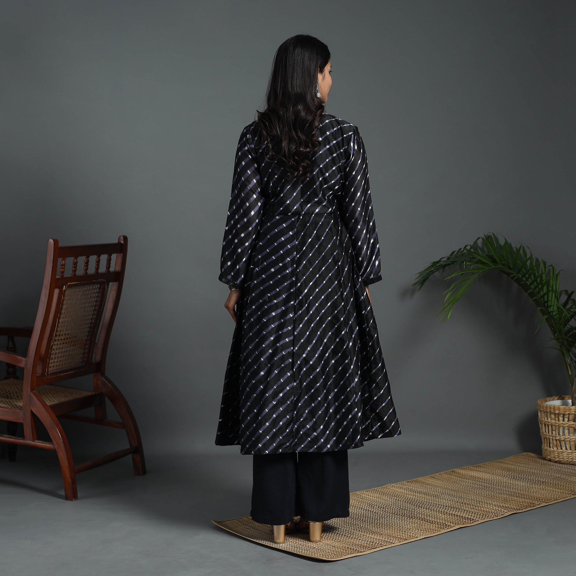 Black - Angrakha Handloom Chanderi Silk Tie-Dye Leheriya Kurta 02