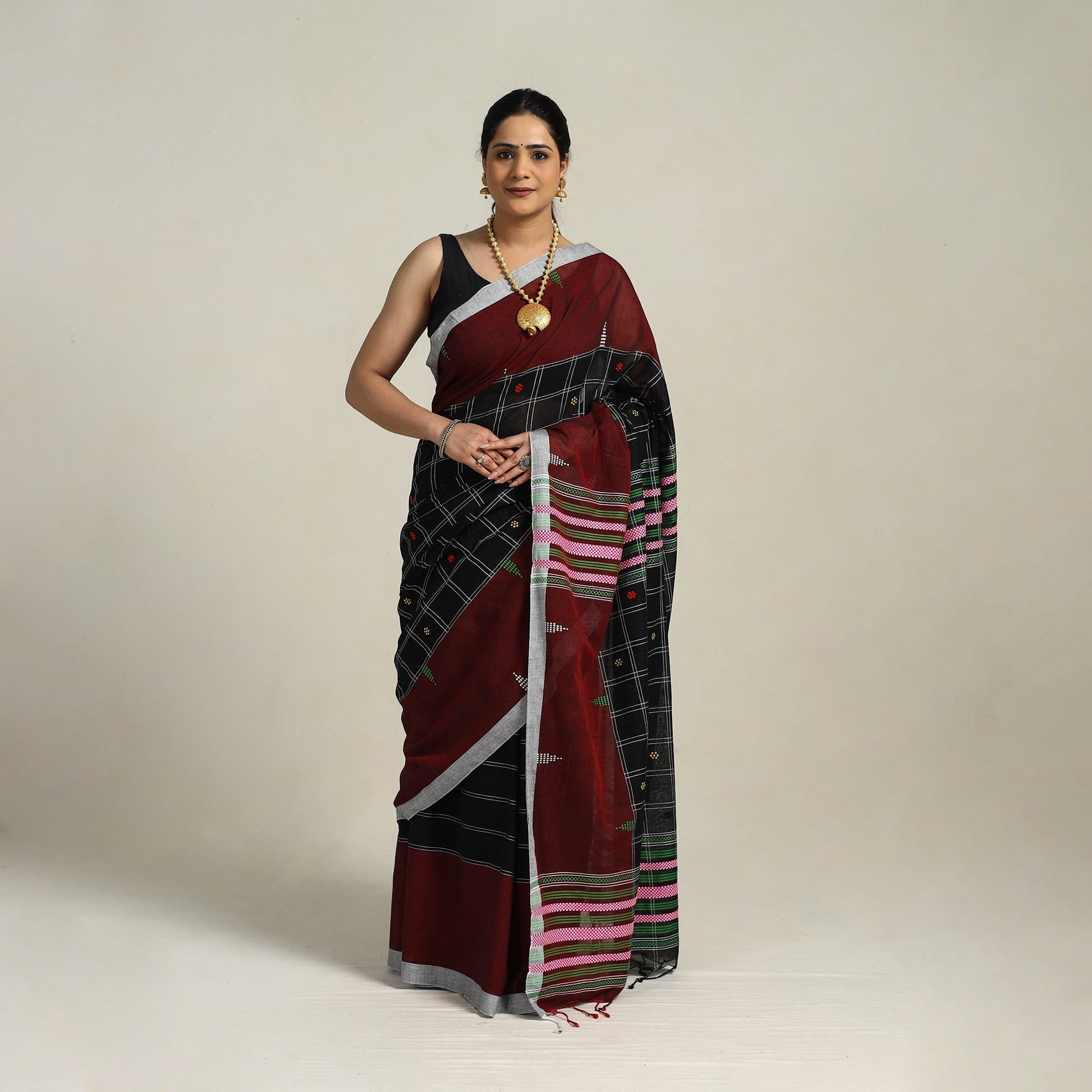 Black - Phulia Handloom Cotton Saree with Thread Buti 17