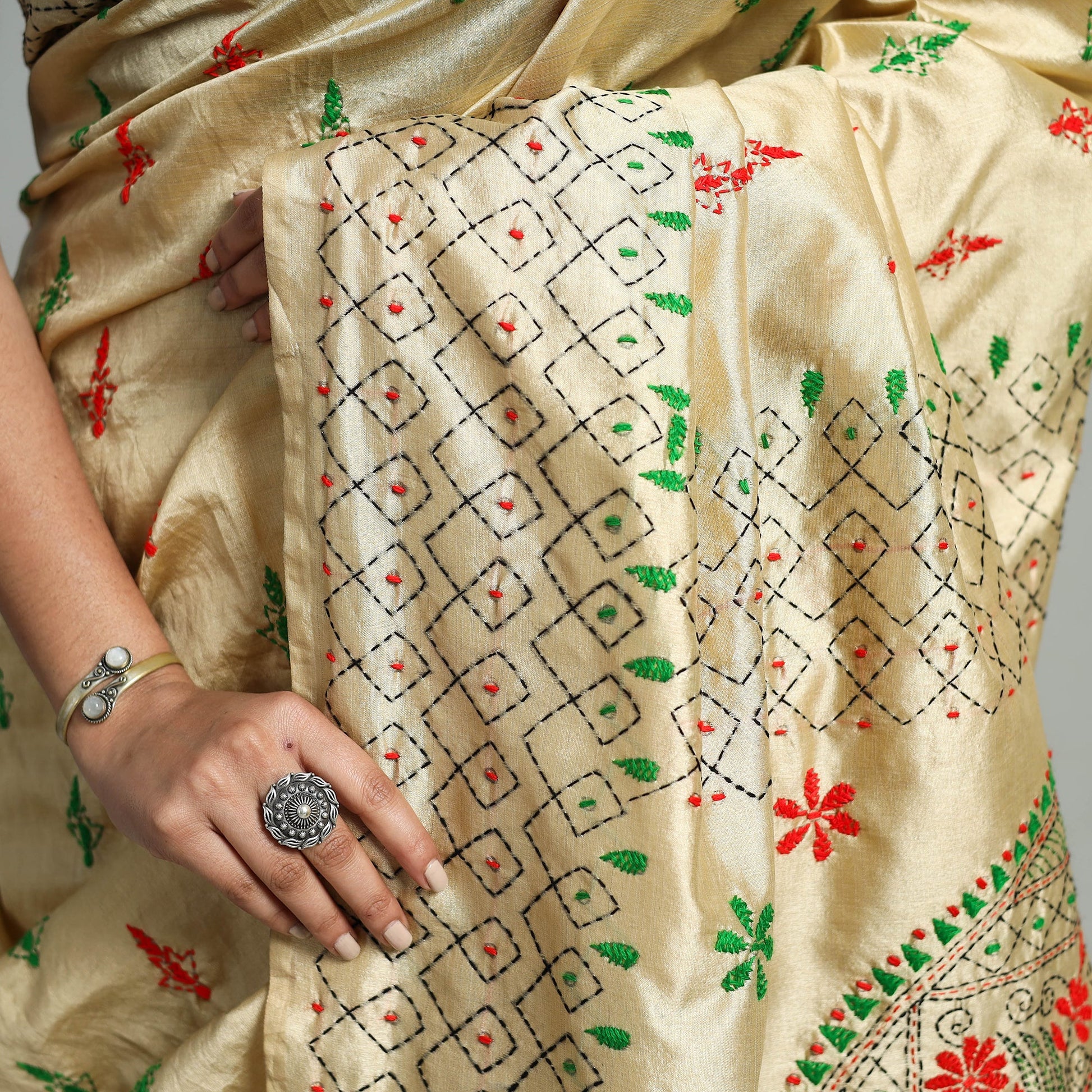 Beige - Bengal Silk Nakshi Kantha Hand Embroidery Saree 07
