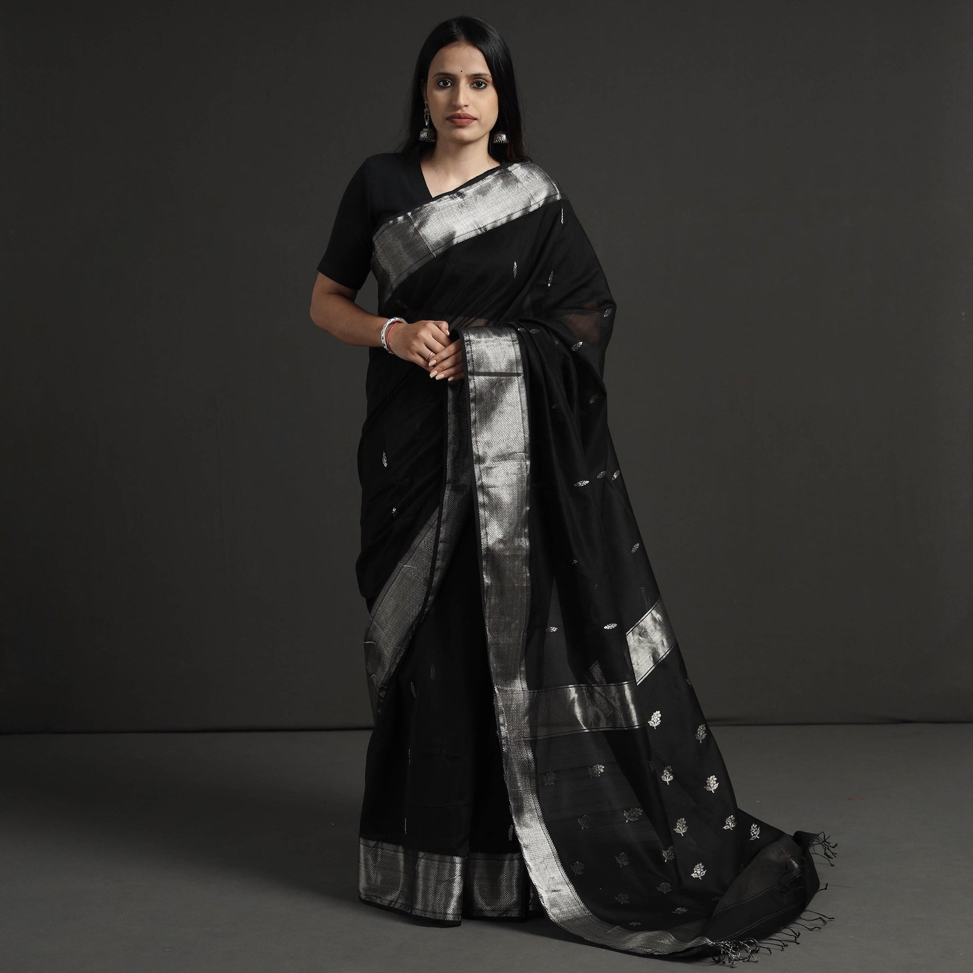 Black - Traditional Handloom Zari Buta Maheshwari Silk Cotton Saree