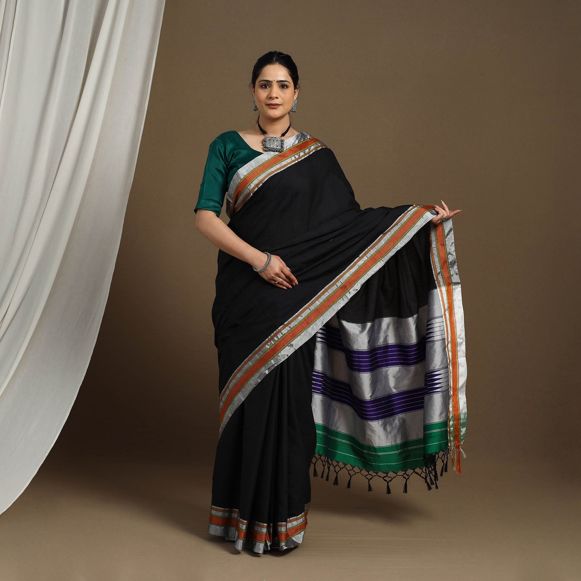 Black - Cotton Khun Saree with Chikki Paras Border 03