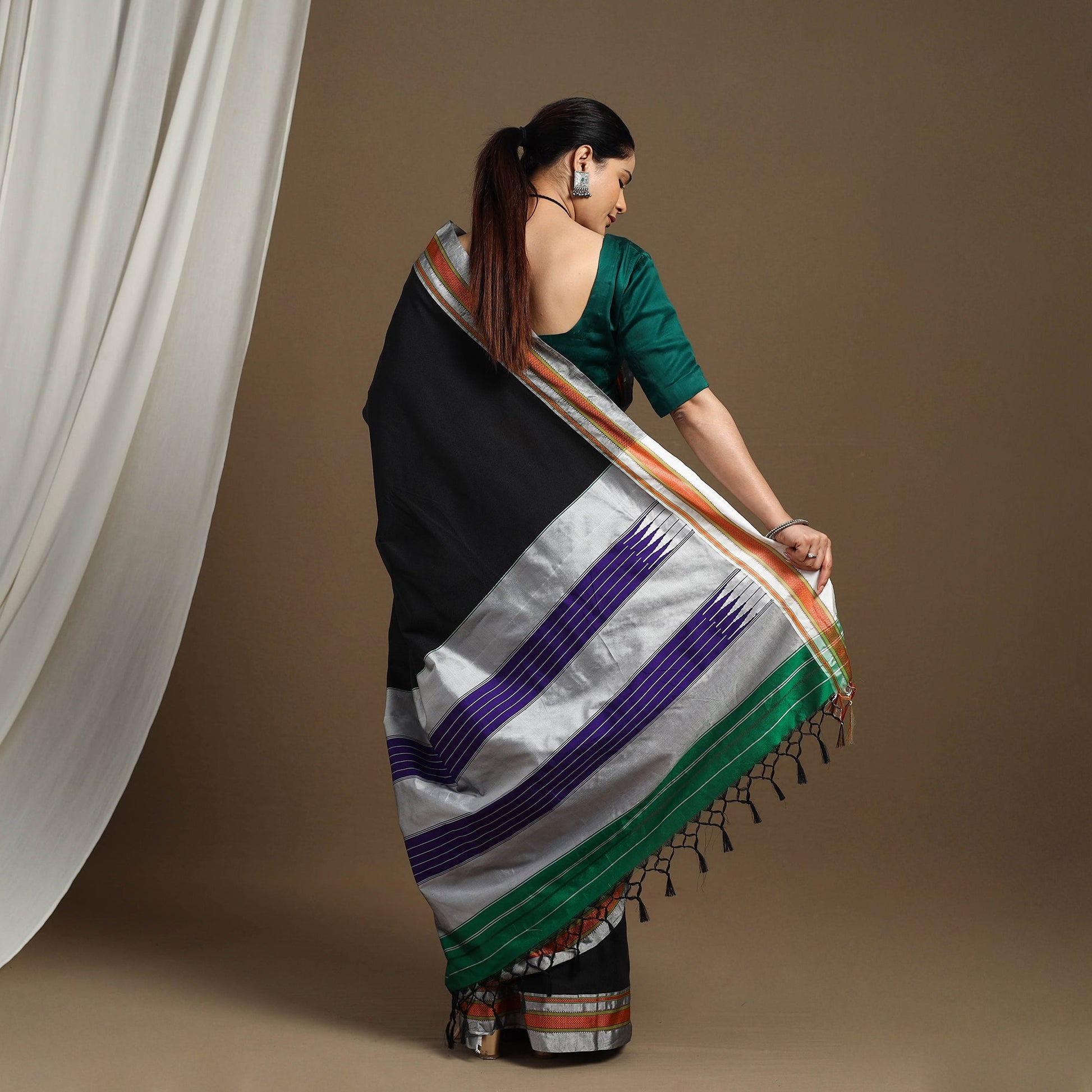 Black - Cotton Khun Saree with Chikki Paras Border 03