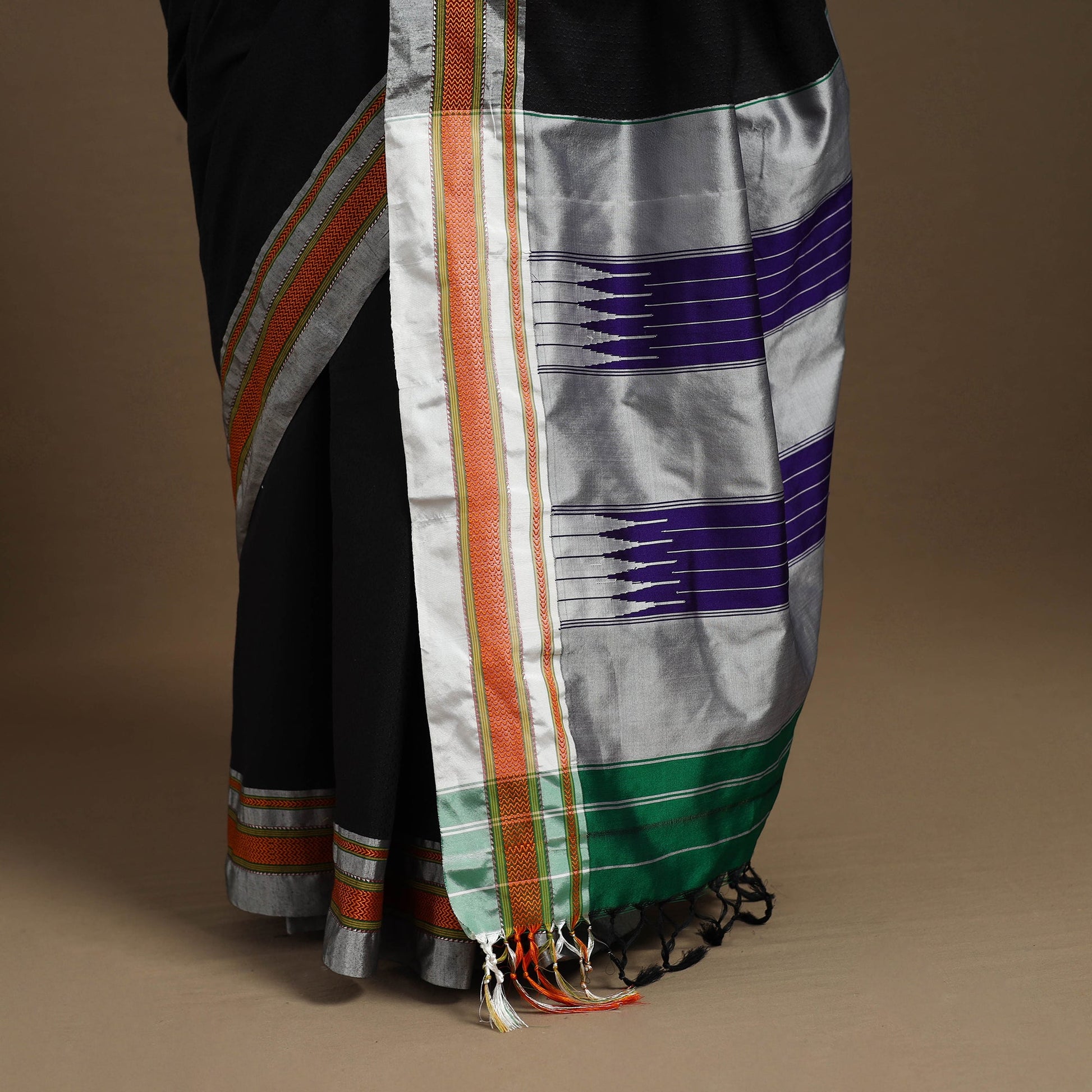 Black - Cotton Khun Saree with Chikki Paras Border 03