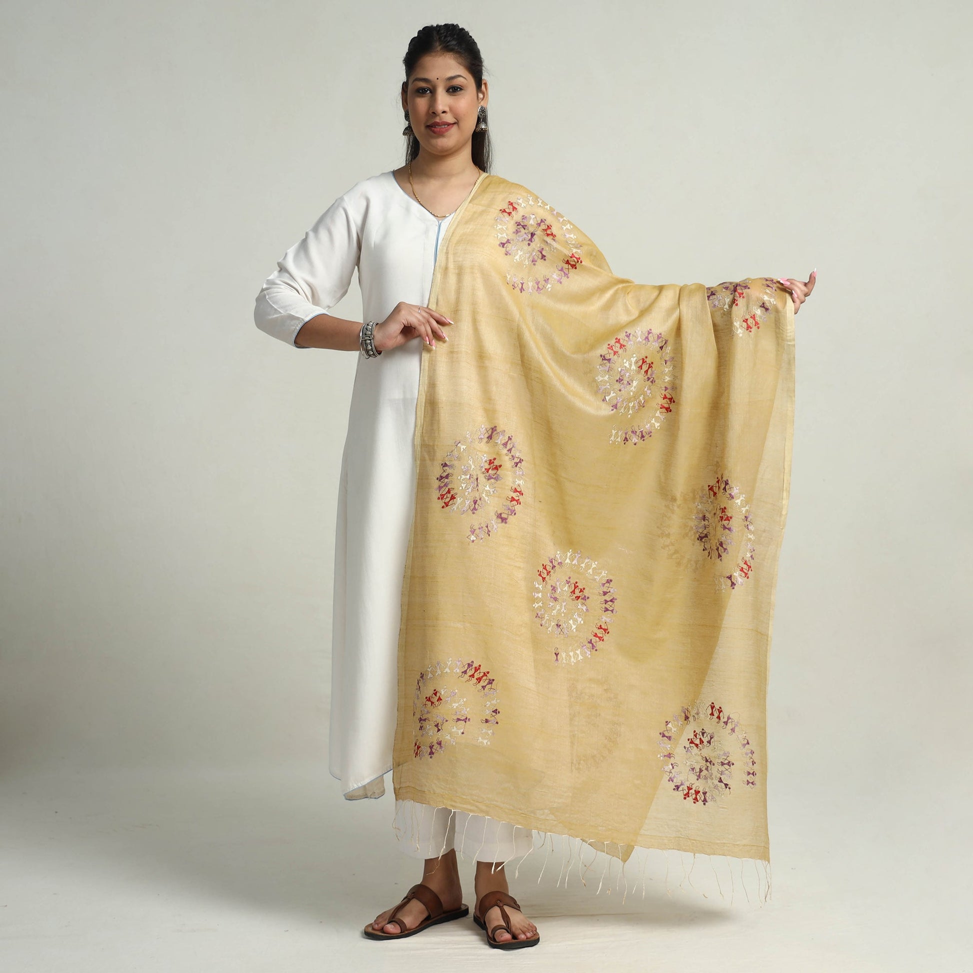 Beige - Bengal Kantha Hand Embroidery Tussar Silk Handloom Dupatta 01
