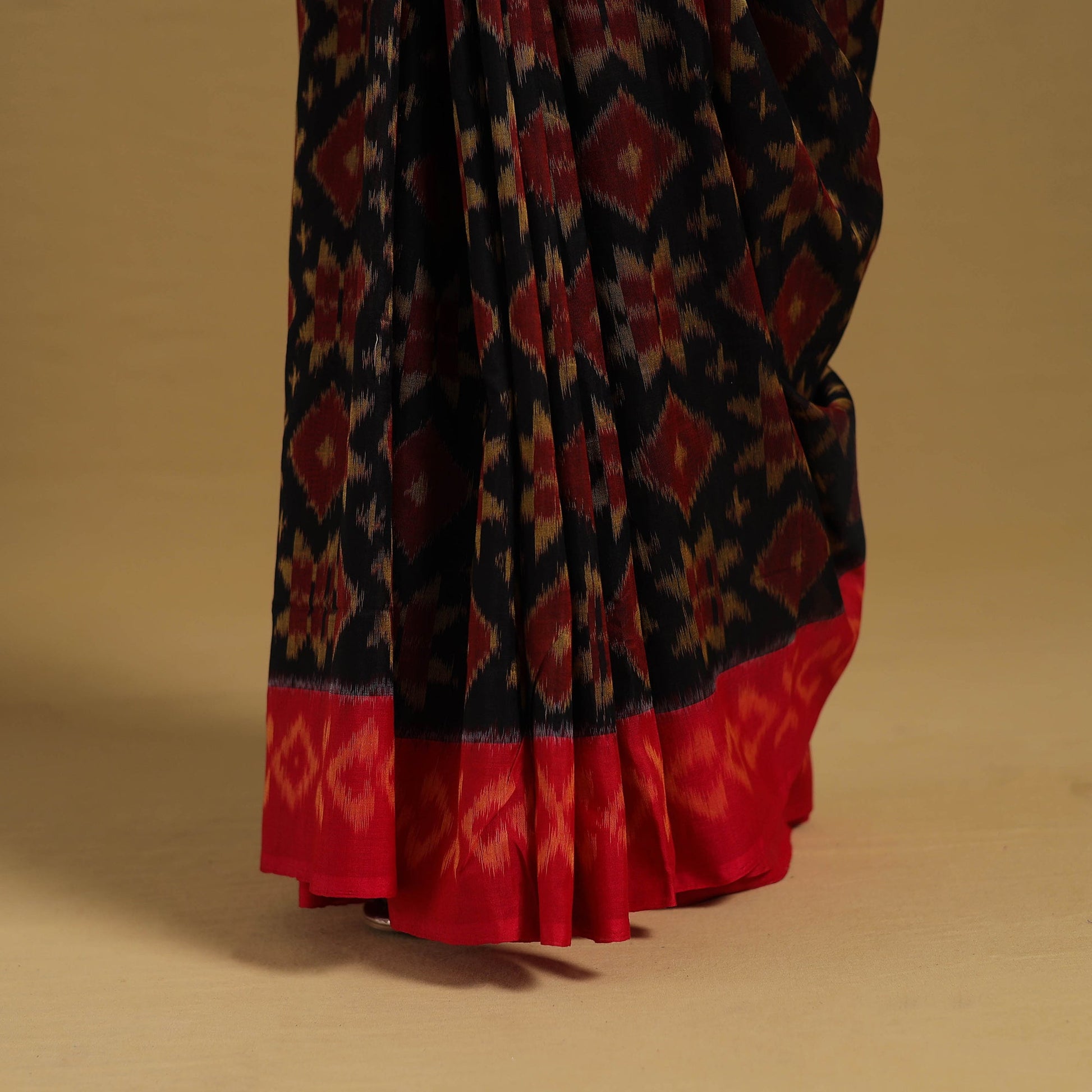 Black - Telia Rumal Handloom Cotton Pochampally Double Ikat Saree 06