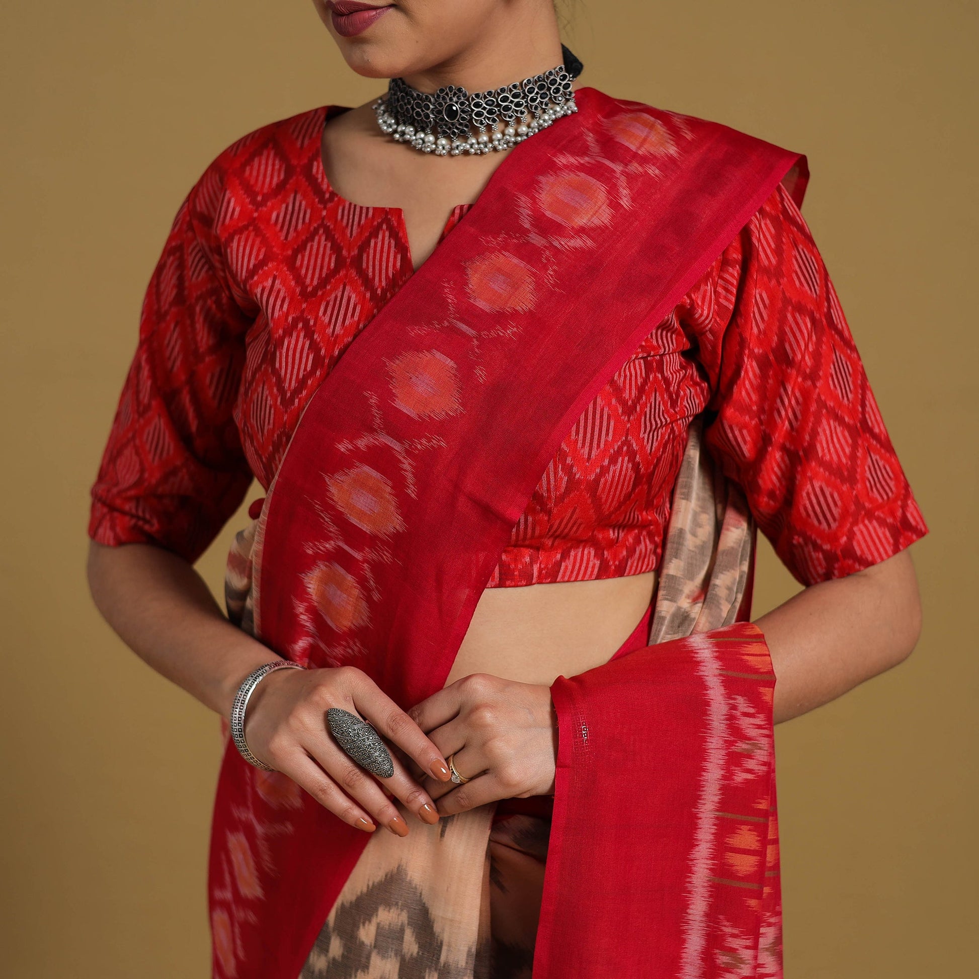 Beige - Telia Rumal Handloom Cotton Pochampally Double Ikat Saree 05