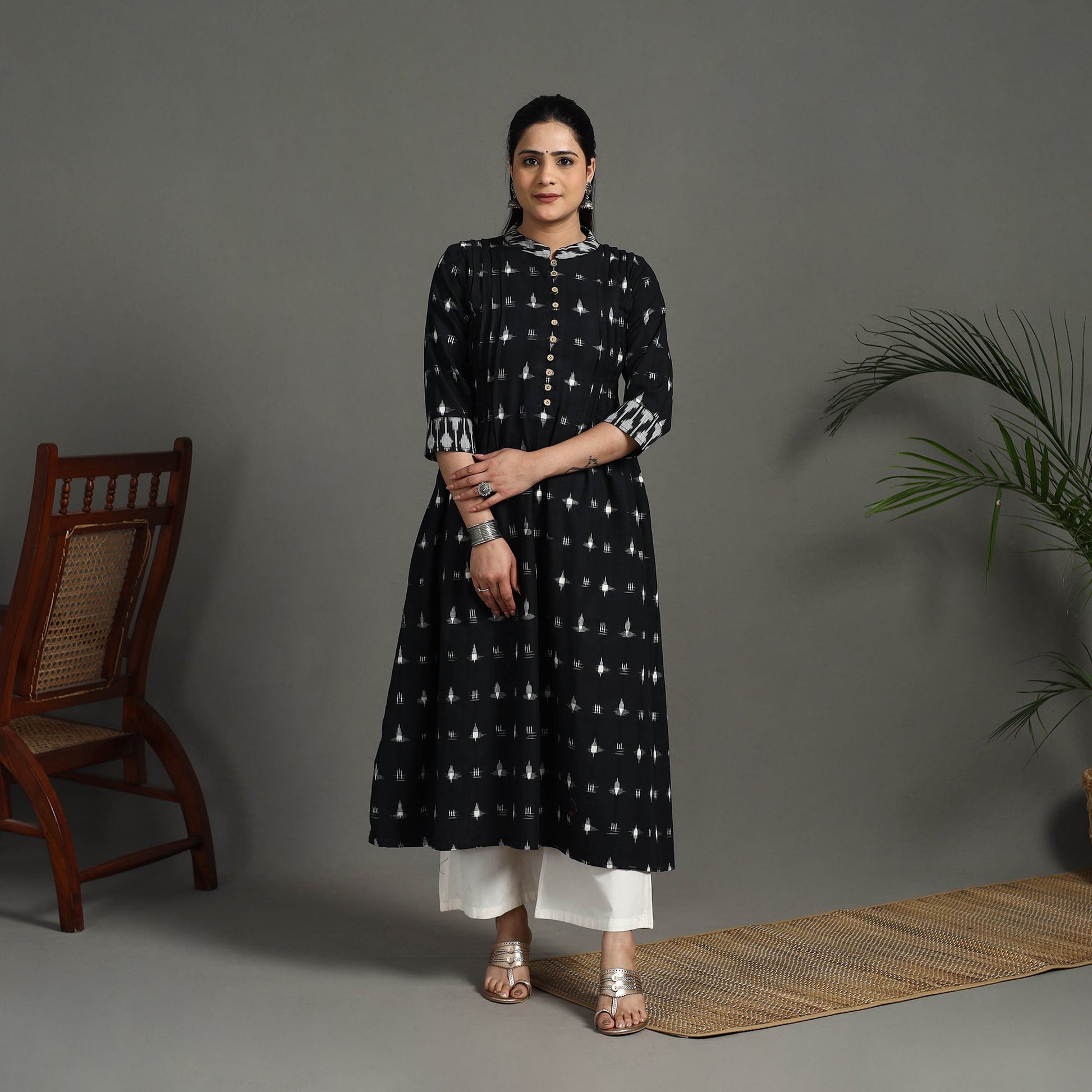 Black - Handloom Cotton A-Line Pochampally Double Ikat Kurta 04