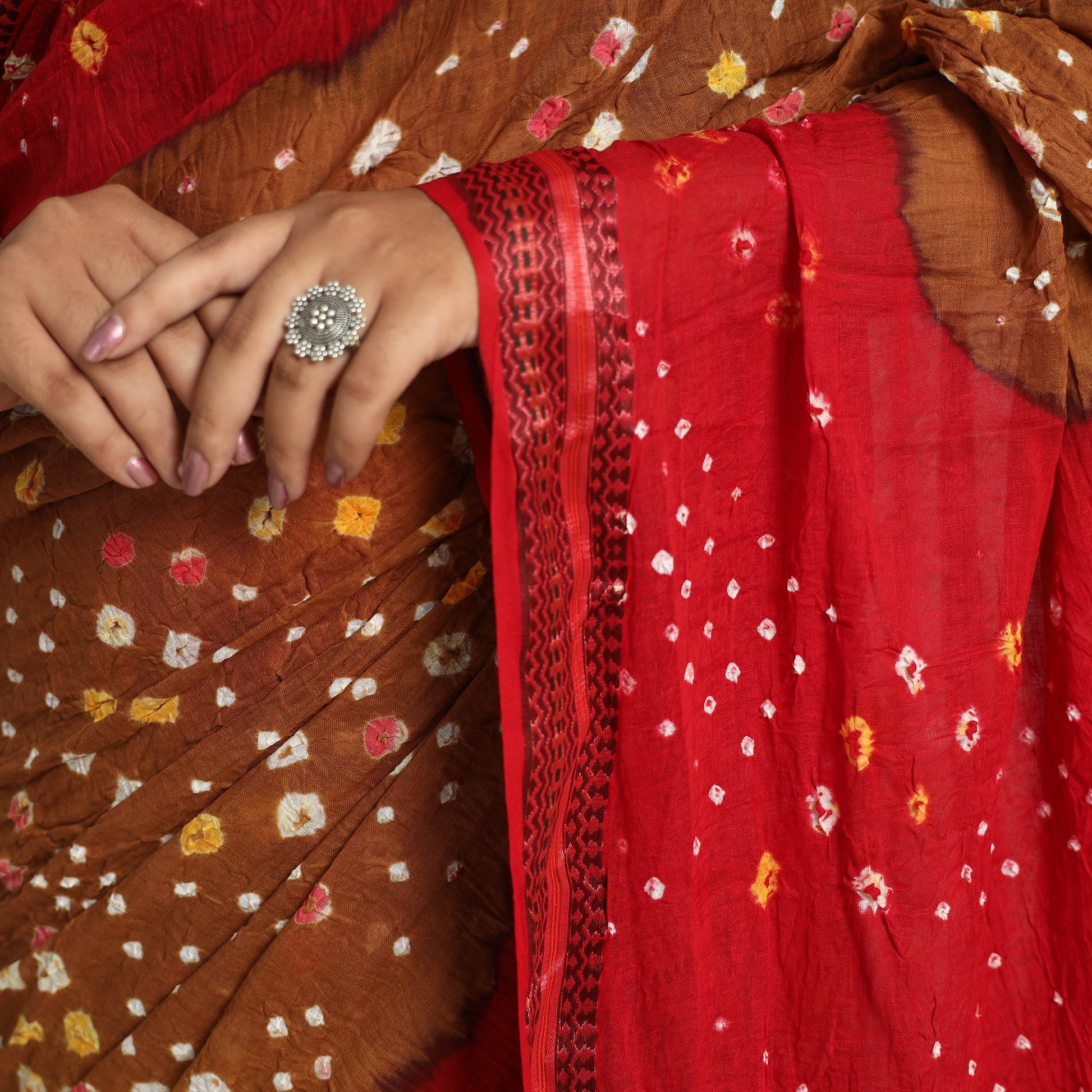 Brown - Kutch Tie-Dye Cotton Bandhani Saree with Blouse Piece 09