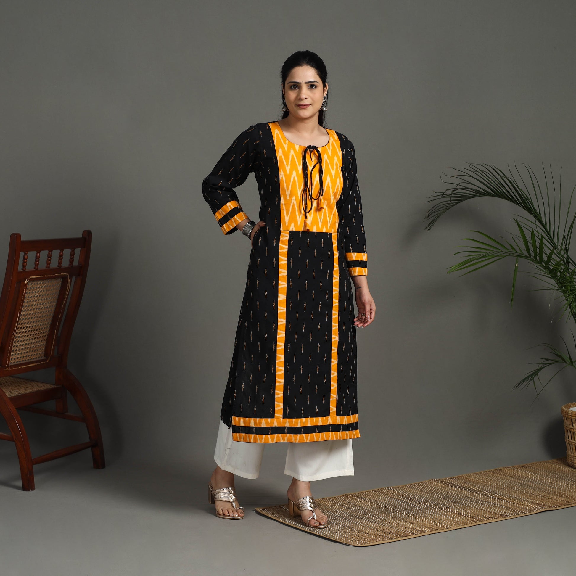 Black - Cotton Straight Pochampally Ikat Kurta 02