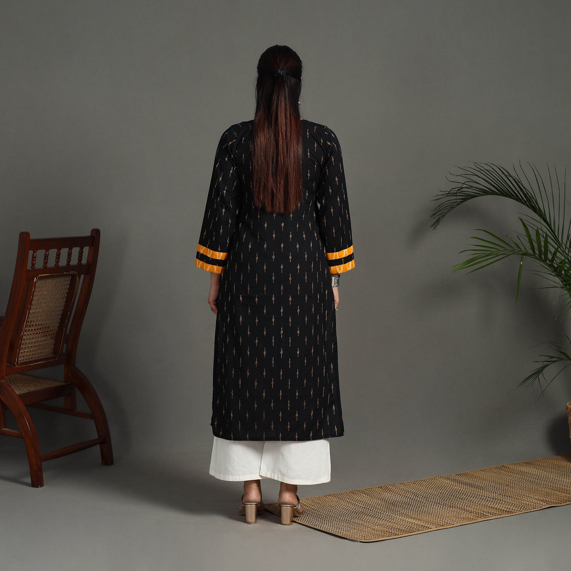 Black - Cotton Straight Pochampally Ikat Kurta 02