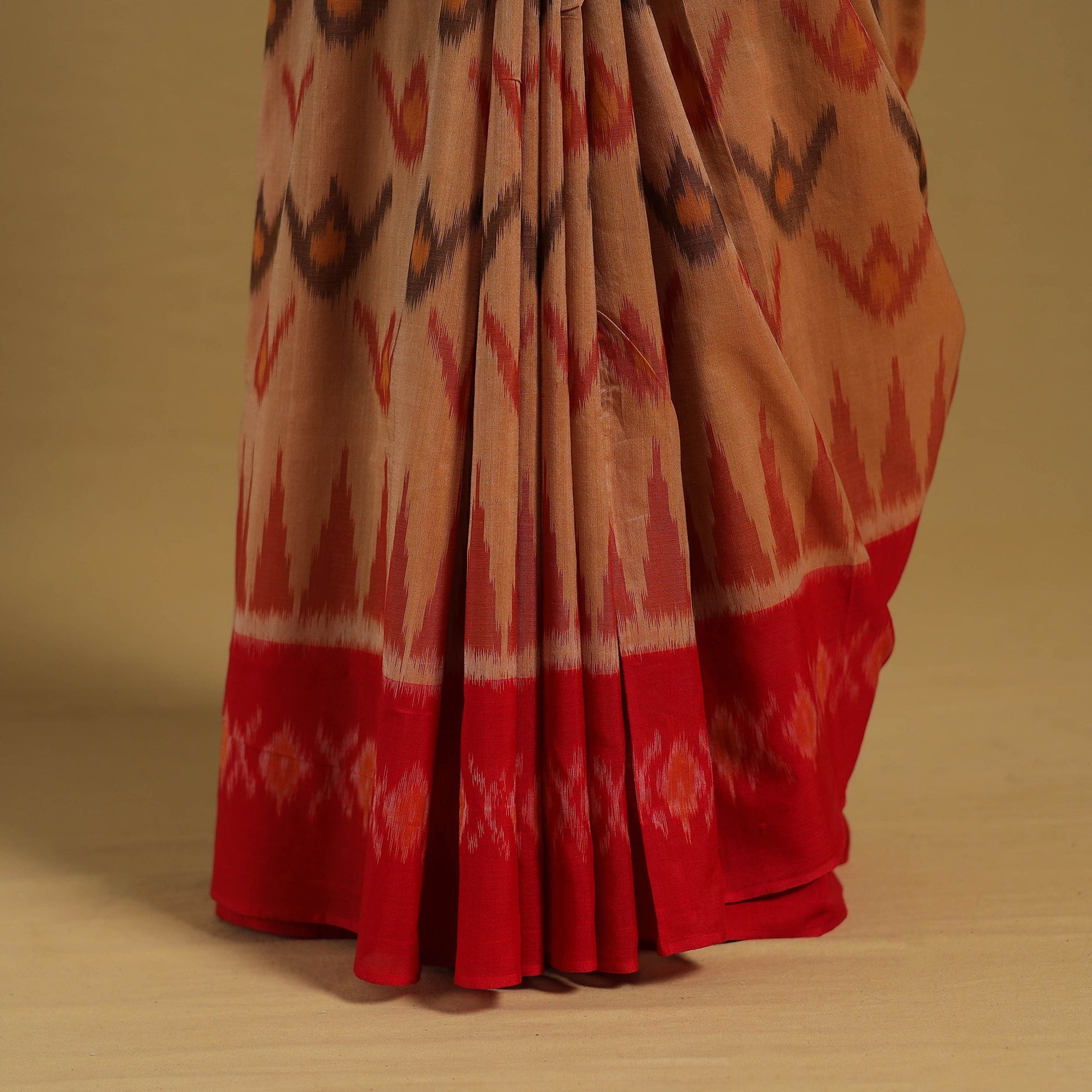 Beige - Telia Rumal Handloom Cotton Pochampally Double Ikat Saree 12