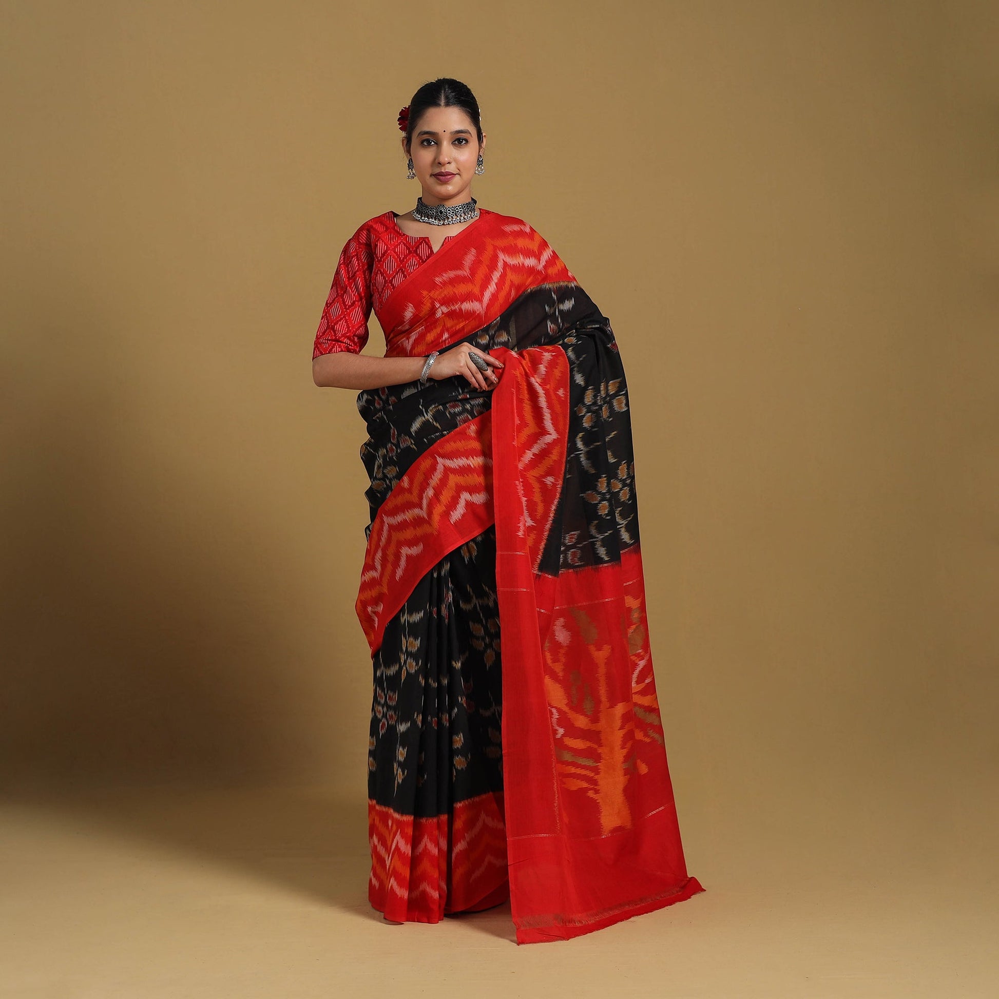Black - Telia Rumal Handloom Cotton Pochampally Double Ikat Saree 17