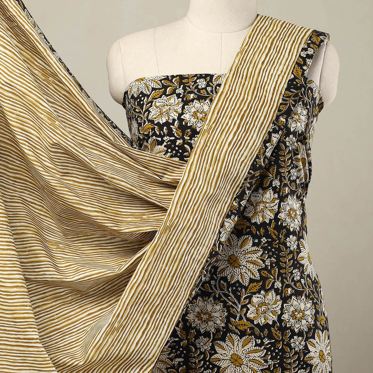 Black - 3pc Cotton Bagru Print Kurta with Sanganeri Dupatta 12