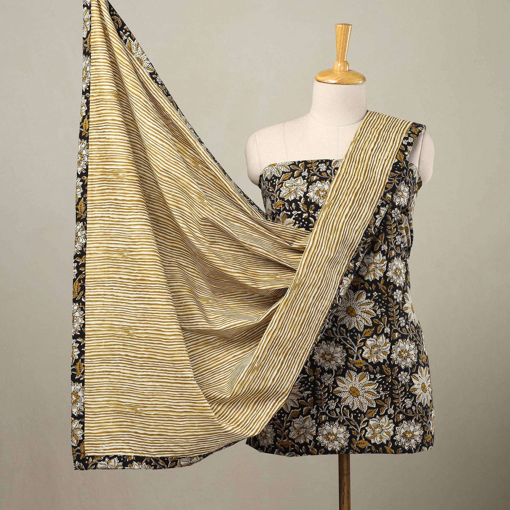 Black - 3pc Cotton Bagru Print Kurta with Sanganeri Dupatta 12