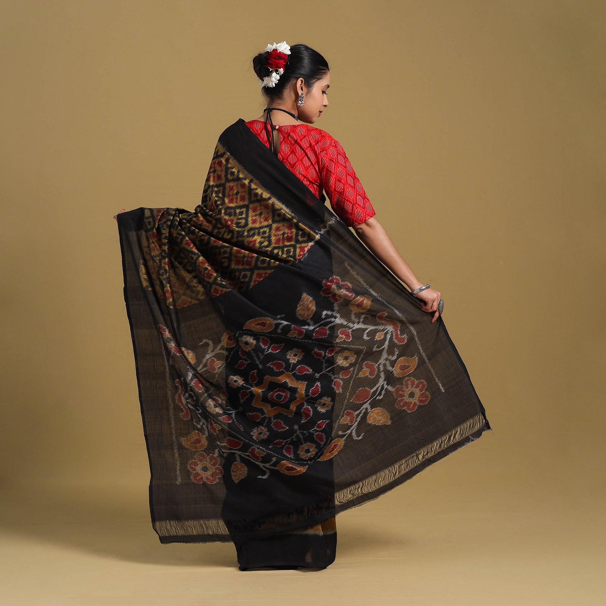 Black - Telia Rumal Handloom Cotton Pochampally Double Ikat Saree 01