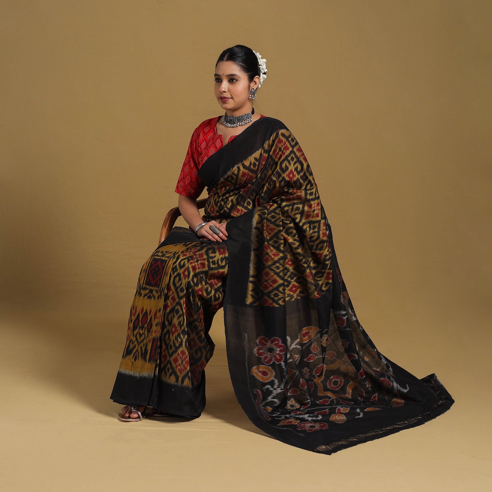 Black - Telia Rumal Handloom Cotton Pochampally Double Ikat Saree 01