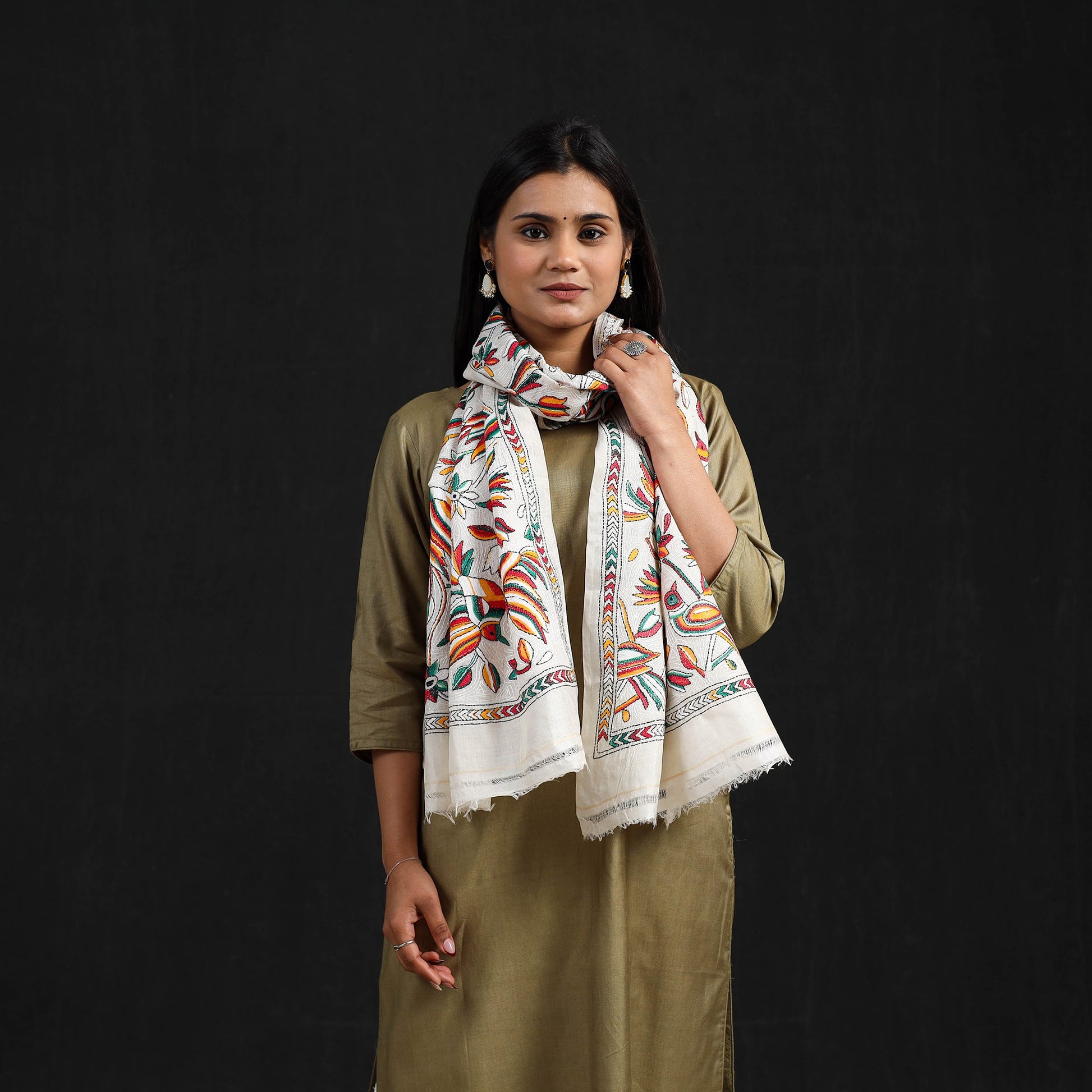 Beige - Handloom Tussar Silk Bengal Kantha Work Stole 05