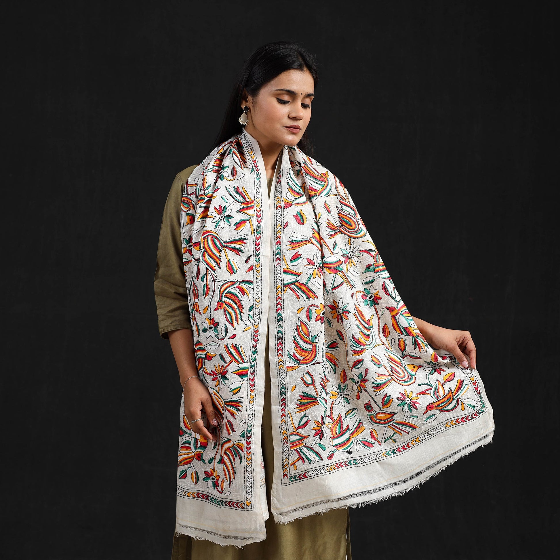 Beige - Handloom Tussar Silk Bengal Kantha Work Stole 05